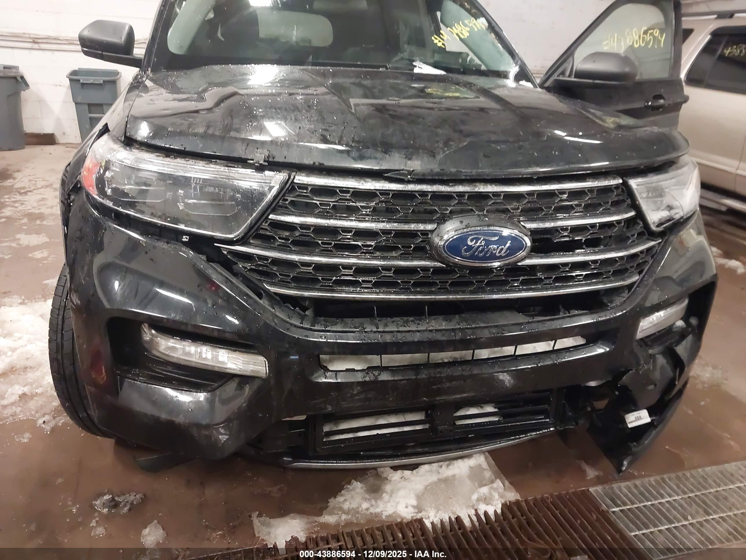FORD EXPLORER image 6