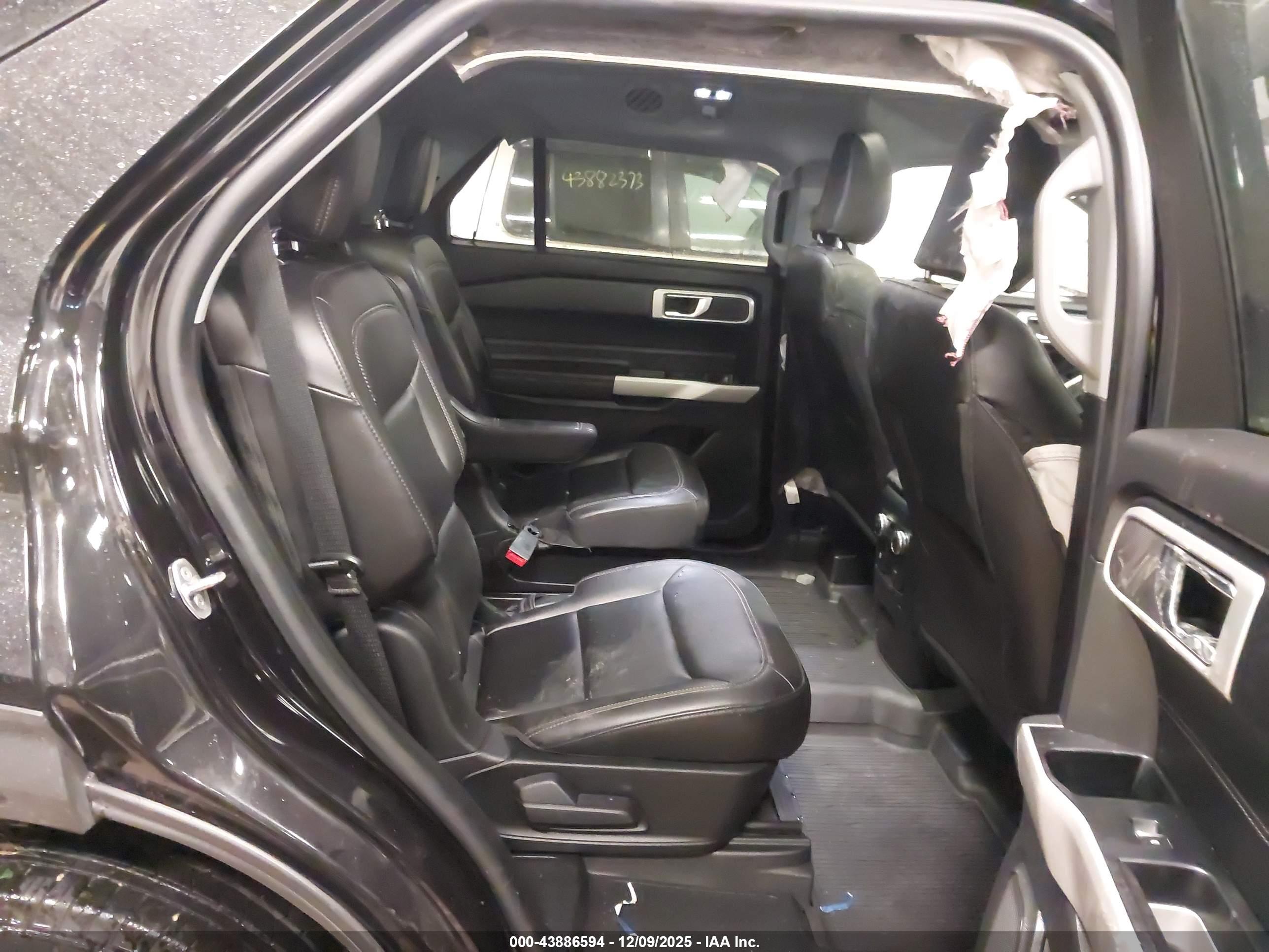 FORD EXPLORER image 8