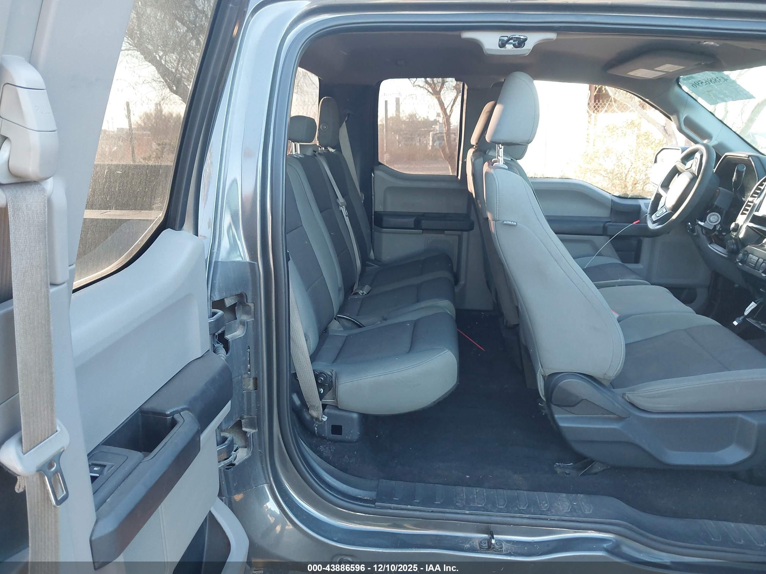 FORD F-150 image 8