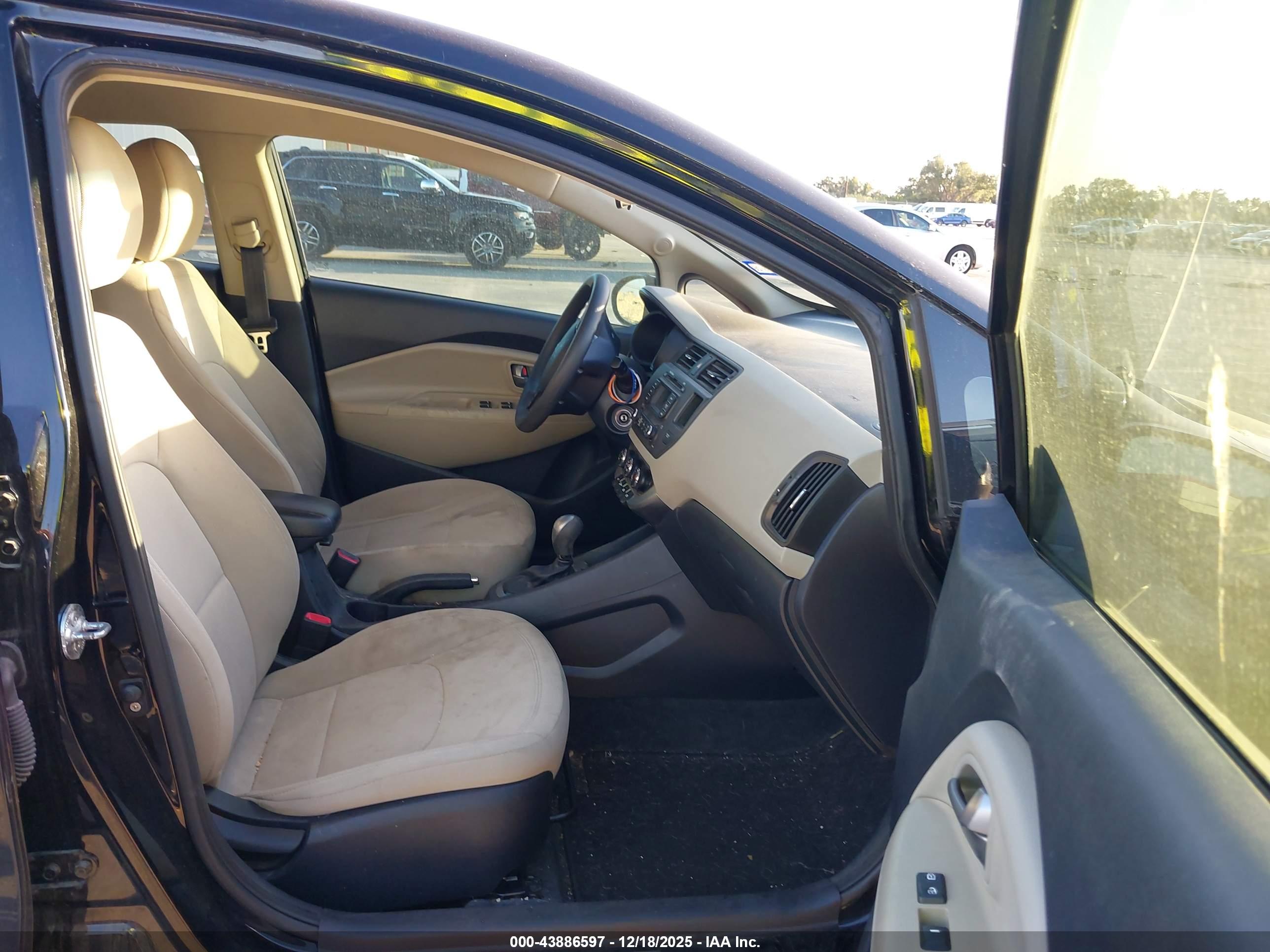 KIA RIO image 5