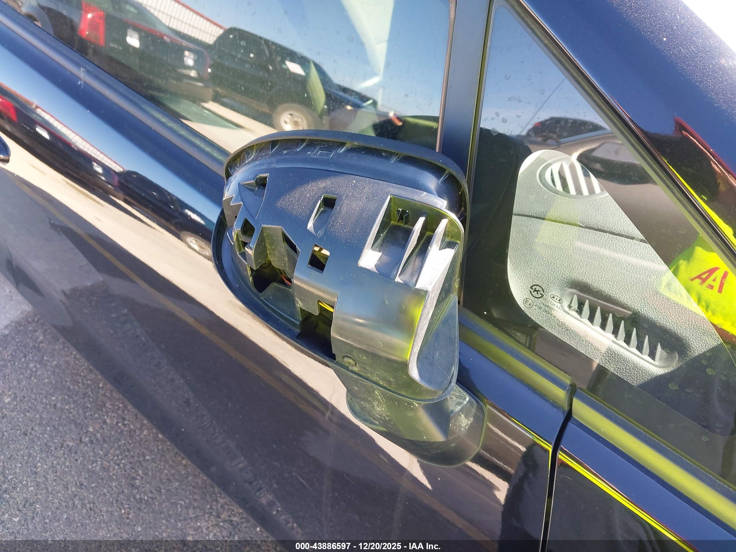 KIA RIO image 6
