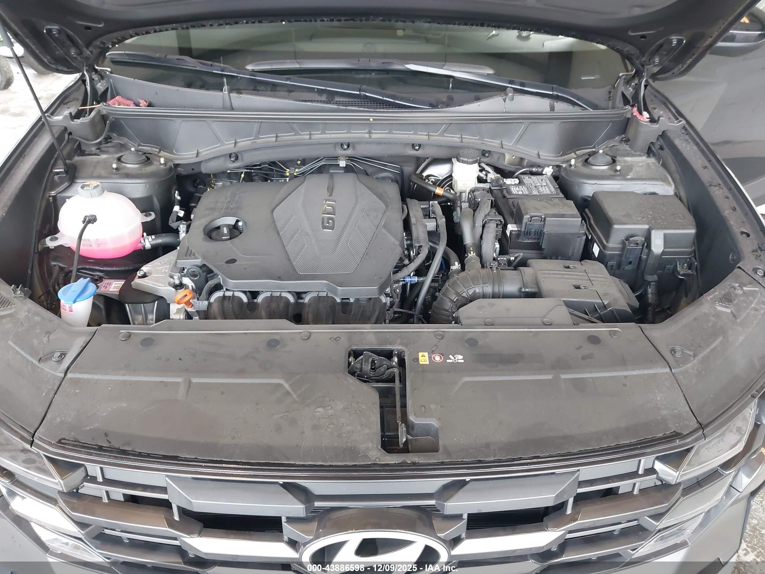 HYUNDAI TUCSON image 10