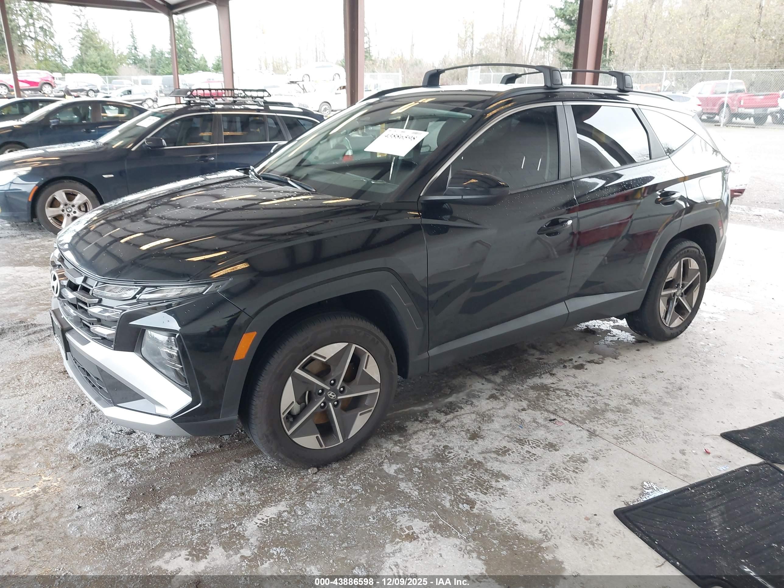 HYUNDAI TUCSON image 2