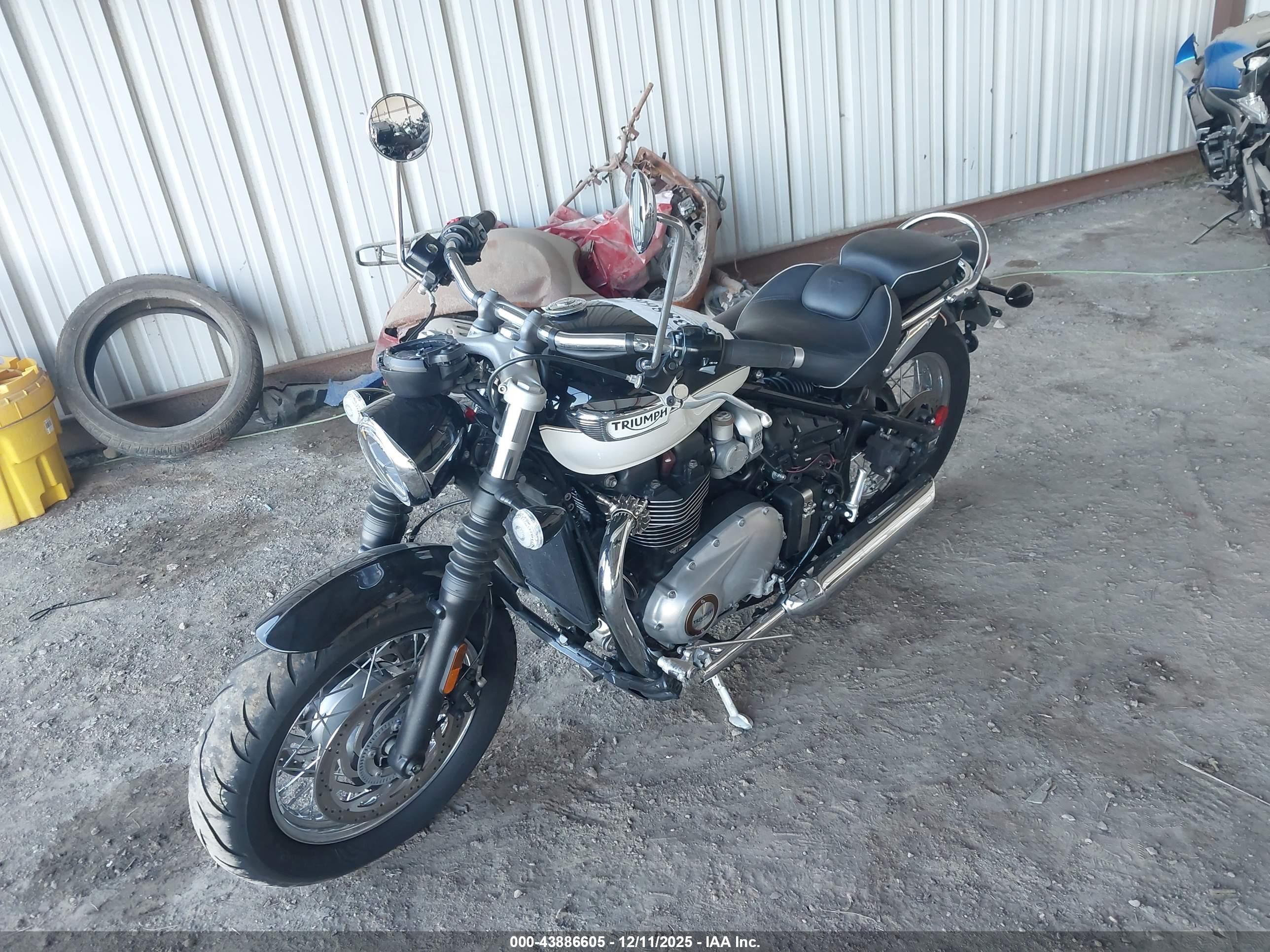 TRIUMPH MOTORCYCLE image 2