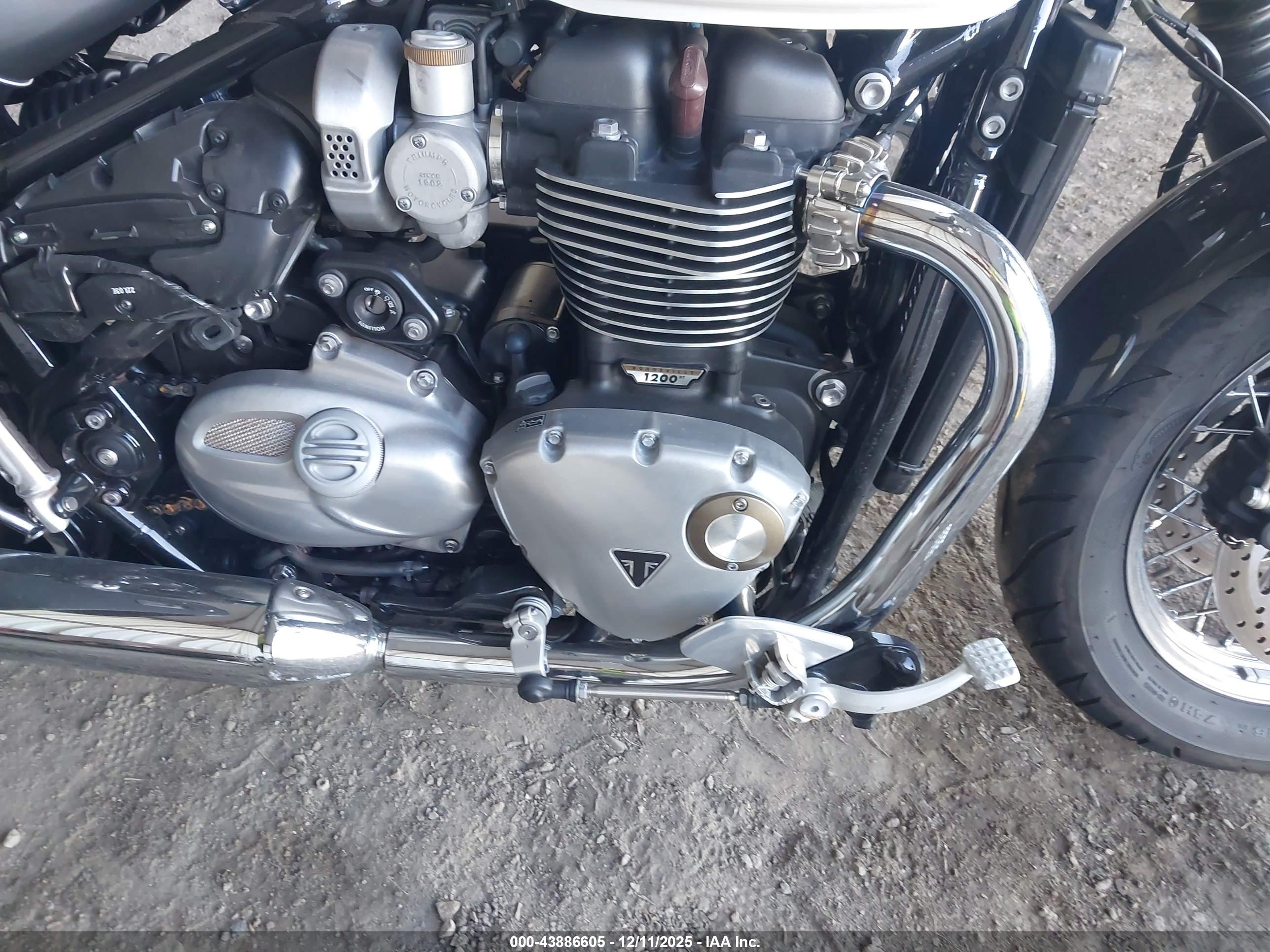 TRIUMPH MOTORCYCLE image 8