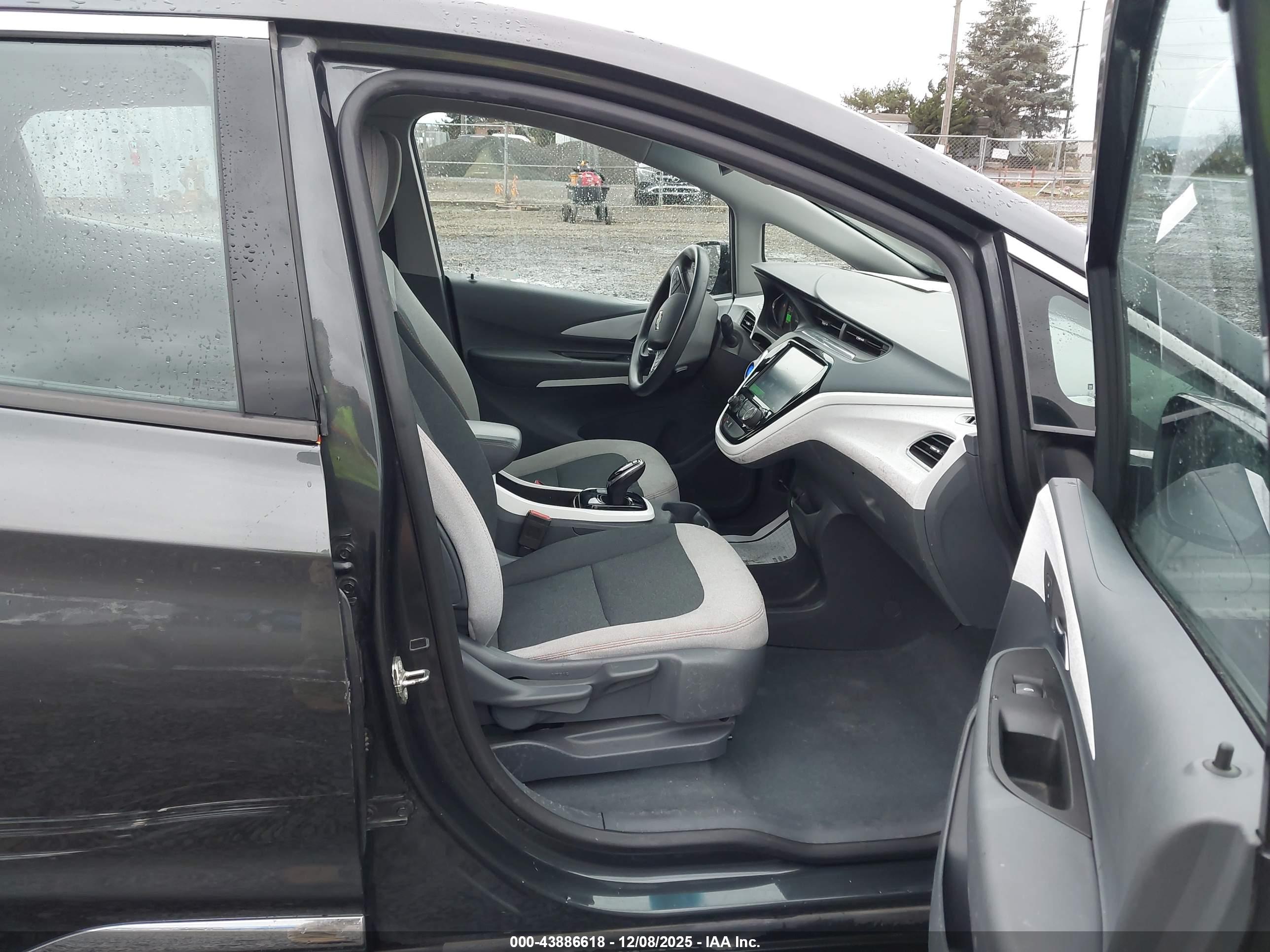 CHEVROLET BOLT image 5