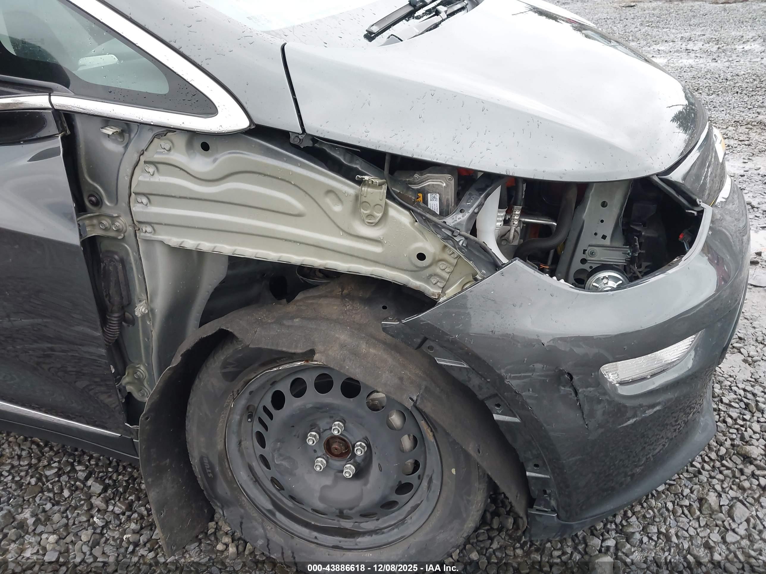 CHEVROLET BOLT image 6