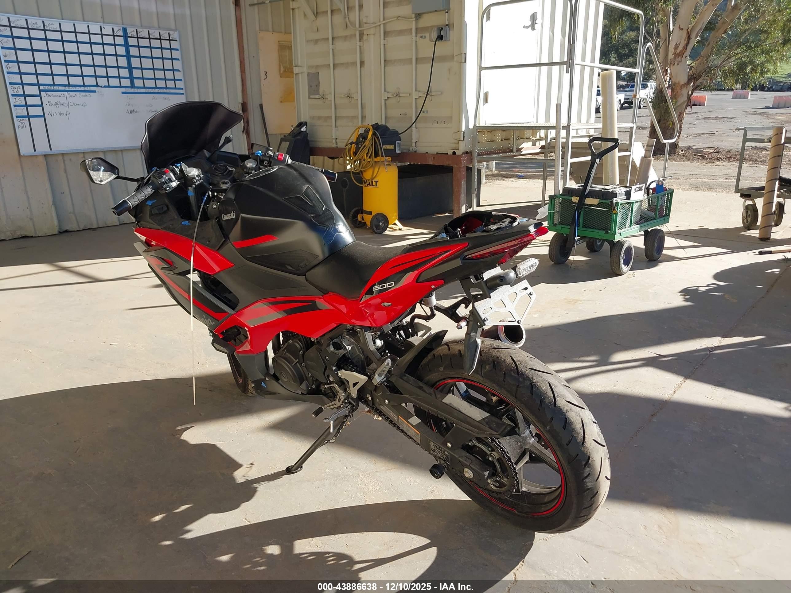 KAWASAKI EX500 image 3