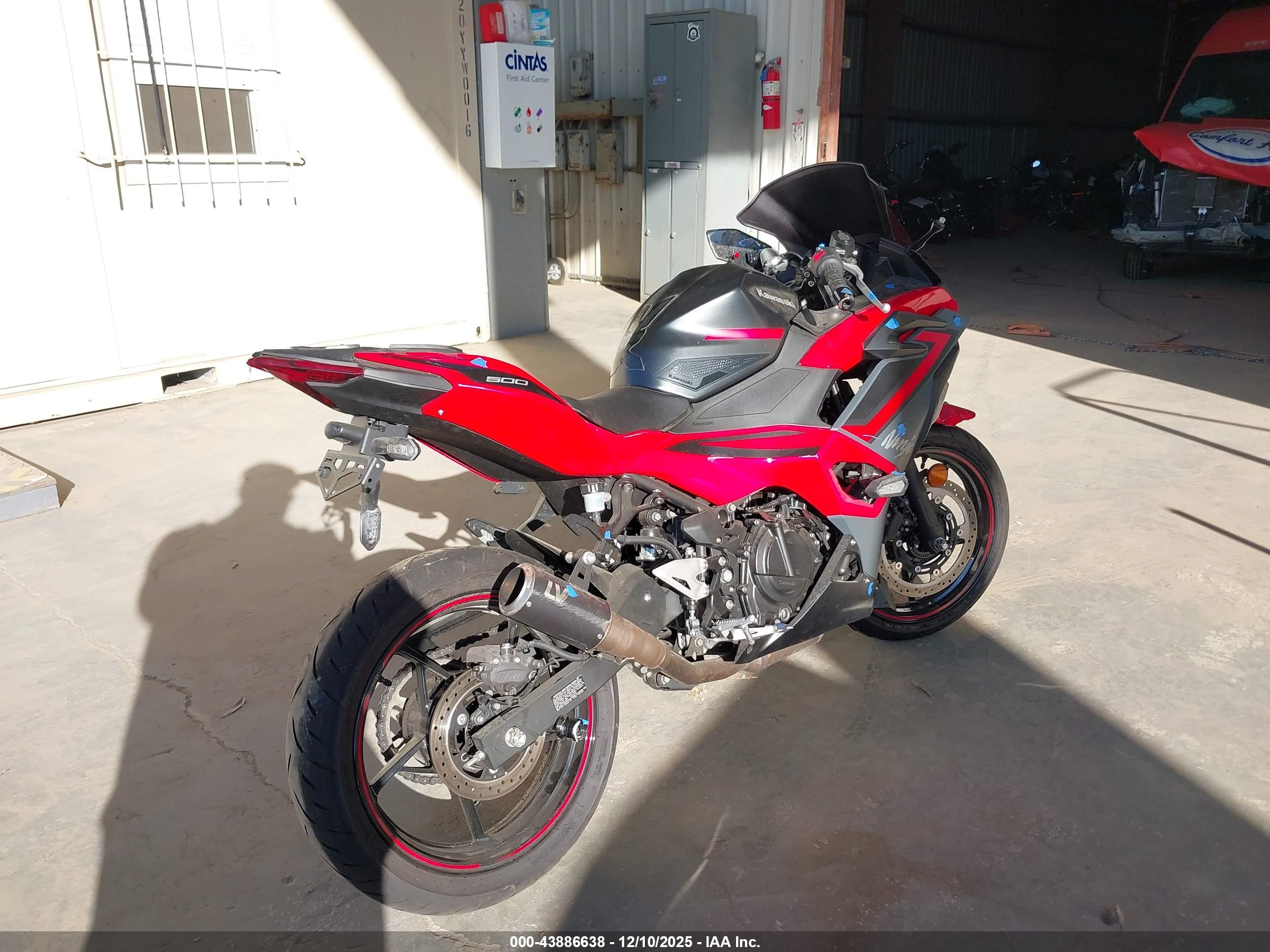 KAWASAKI EX500 image 4
