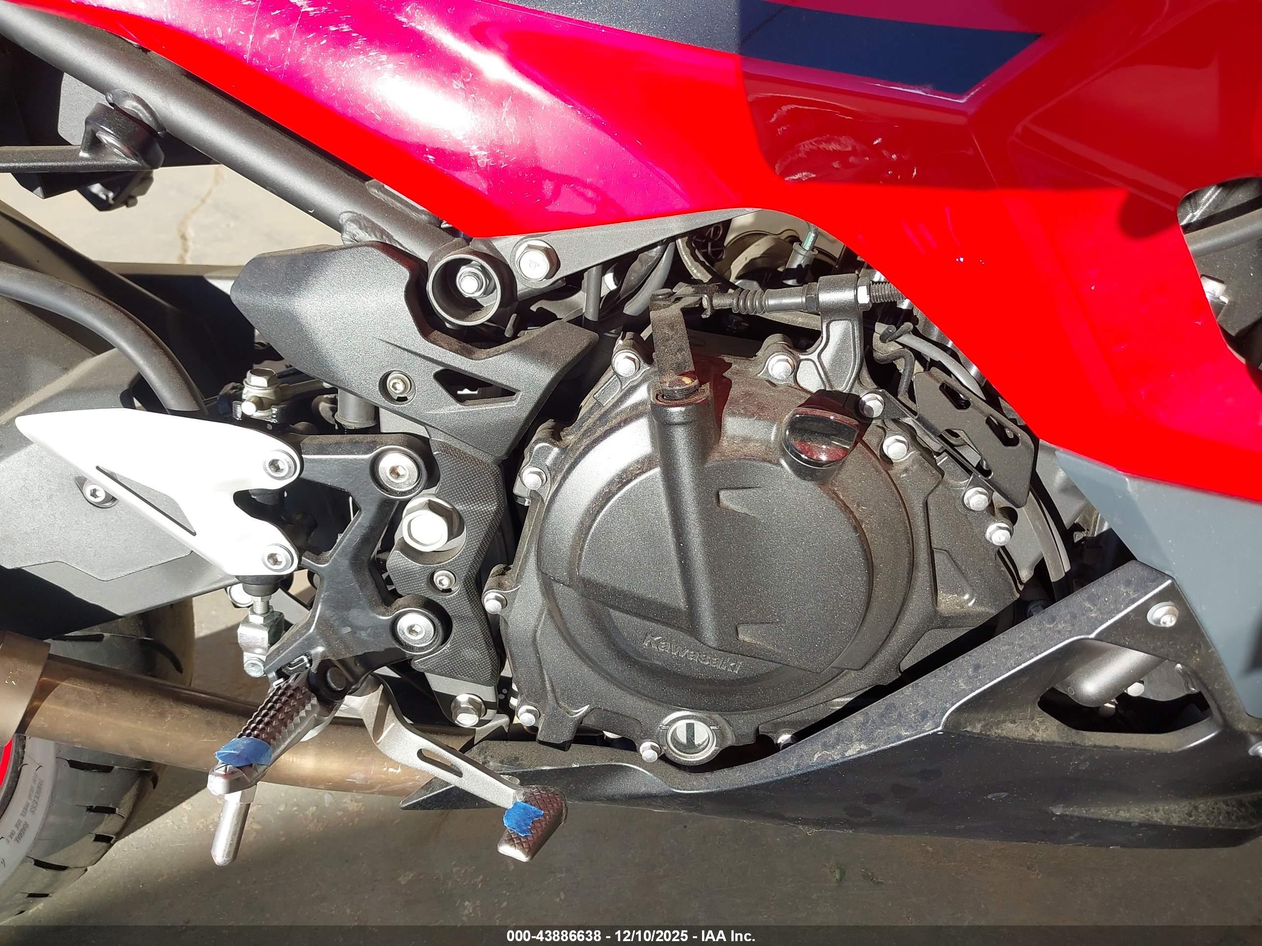 KAWASAKI EX500 image 8
