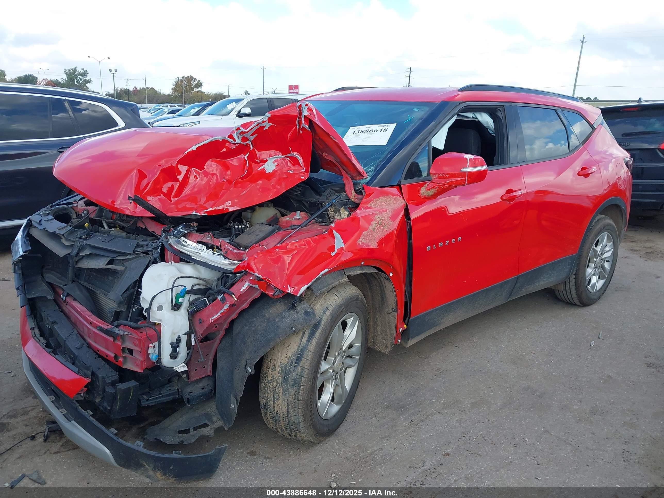 CHEVROLET BLAZER image 2
