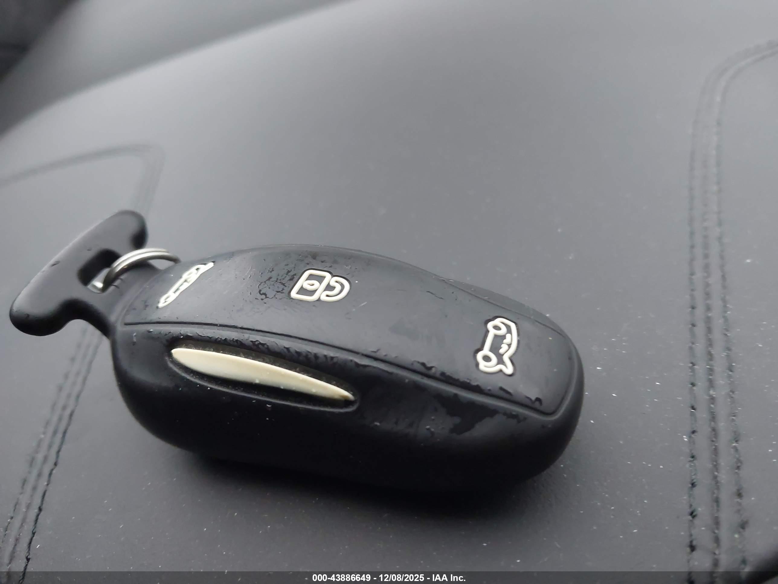 TESLA MODEL image 11