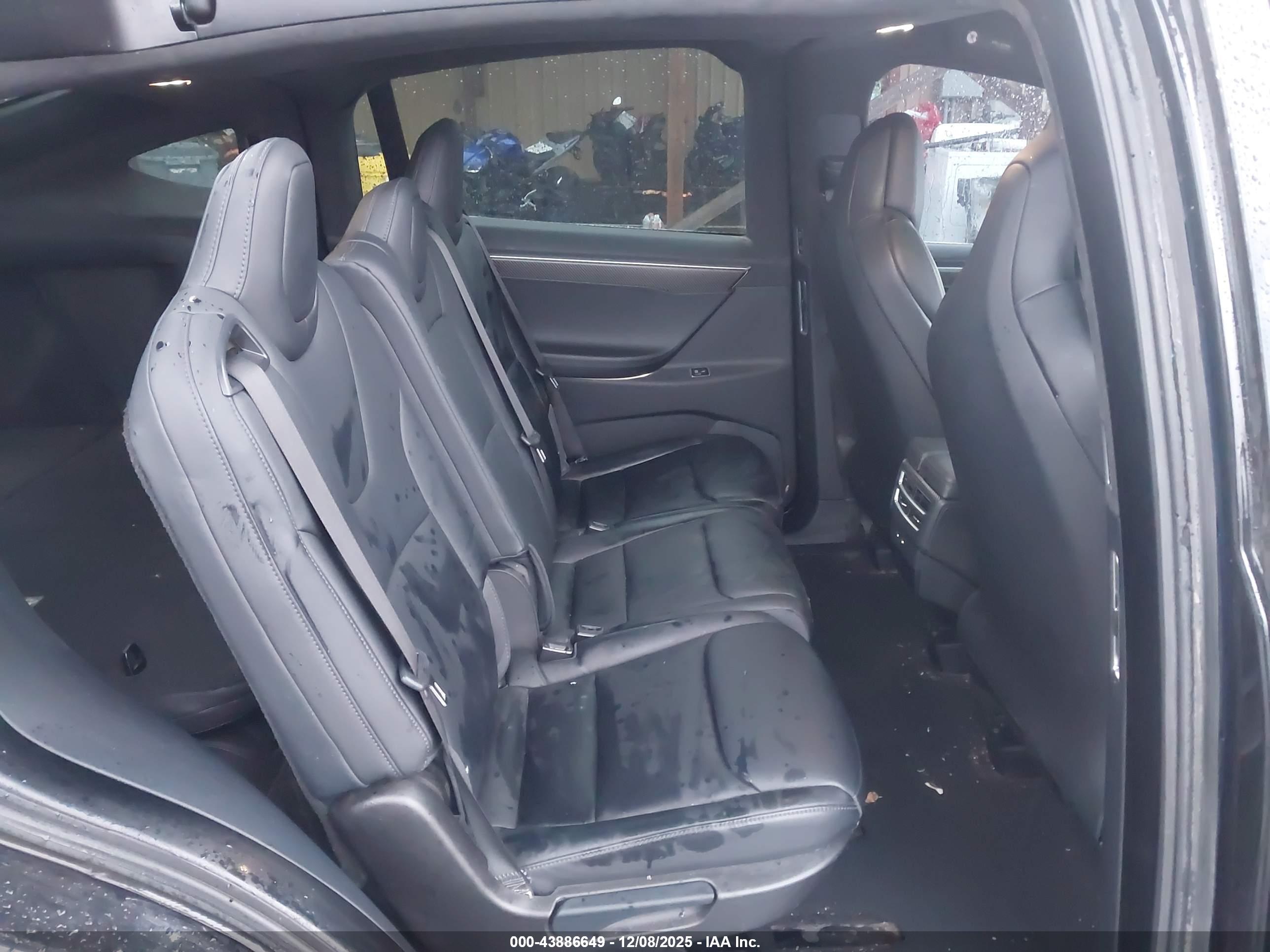 TESLA MODEL image 8