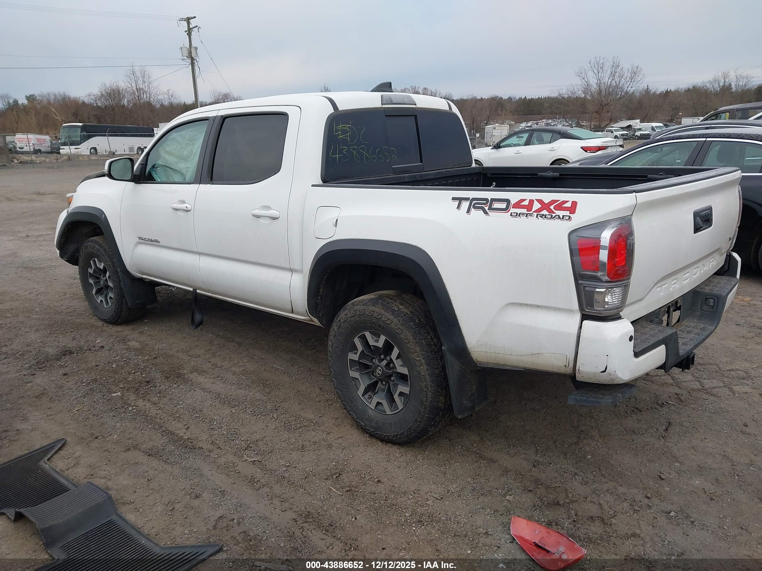 TOYOTA TACOMA image 3