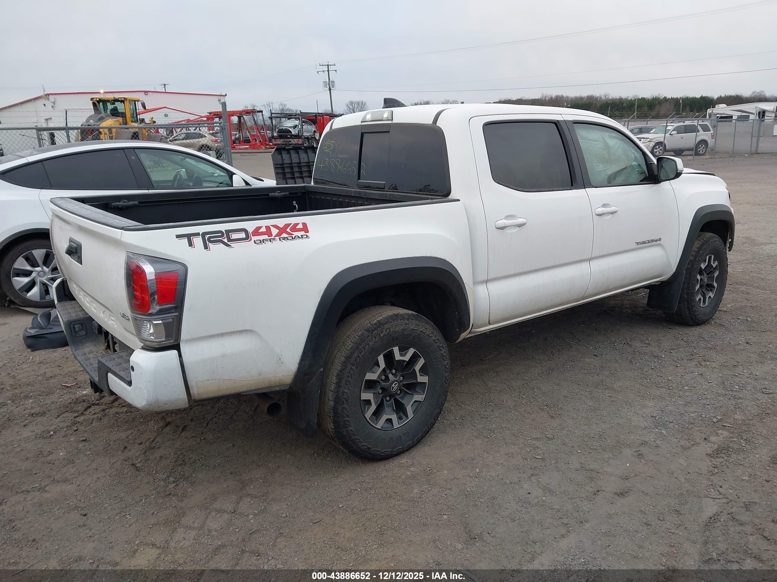 TOYOTA TACOMA image 4