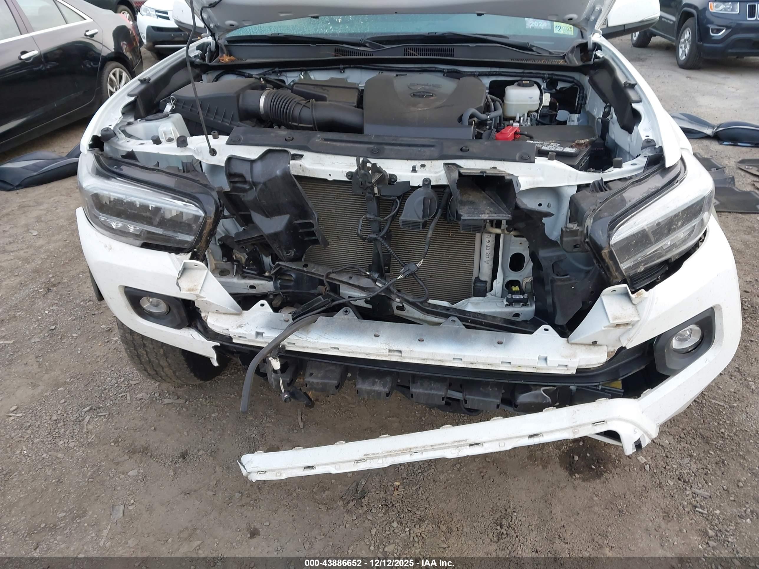 TOYOTA TACOMA image 6