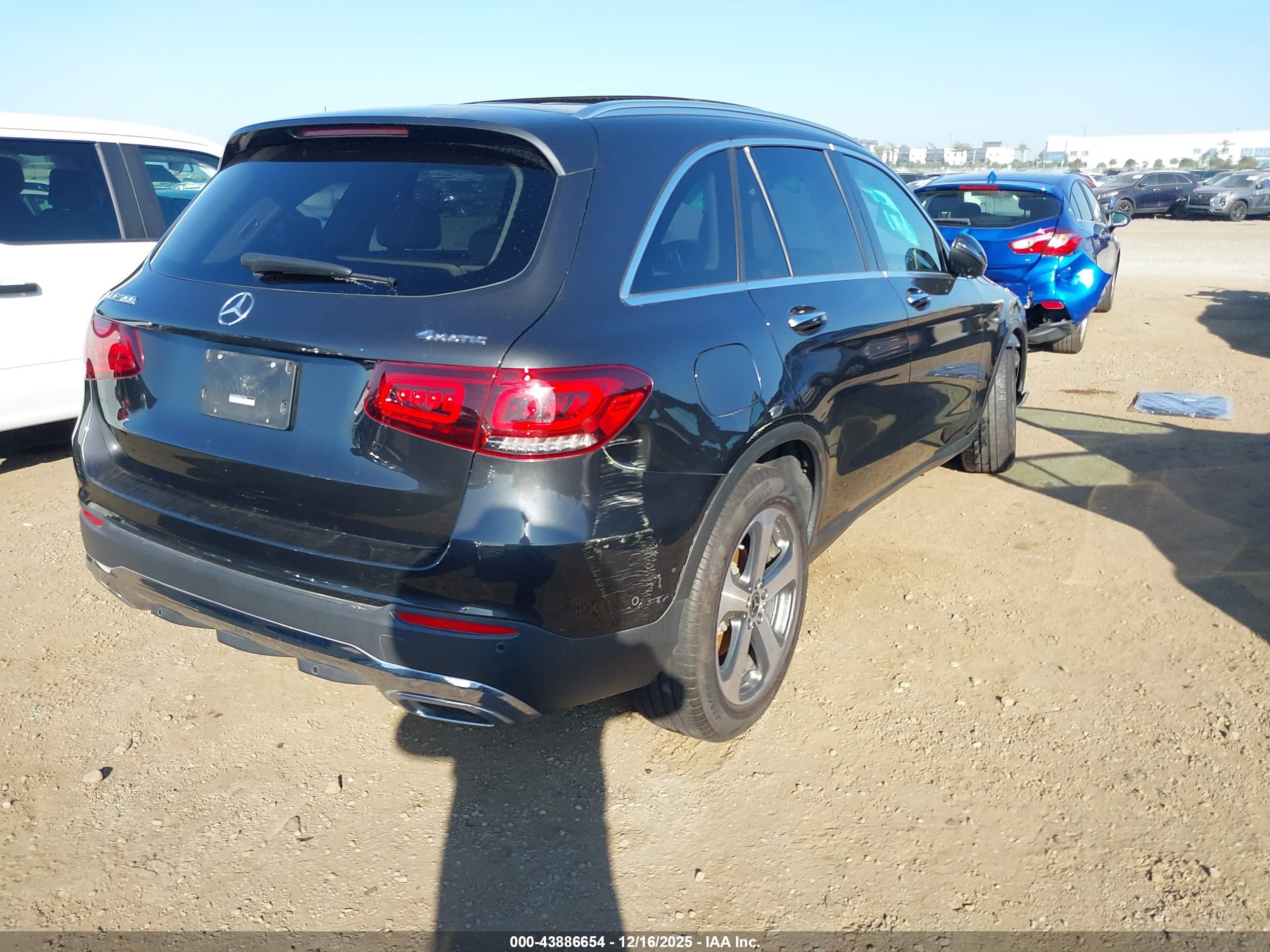 MERCEDES-BENZ GLC image 4