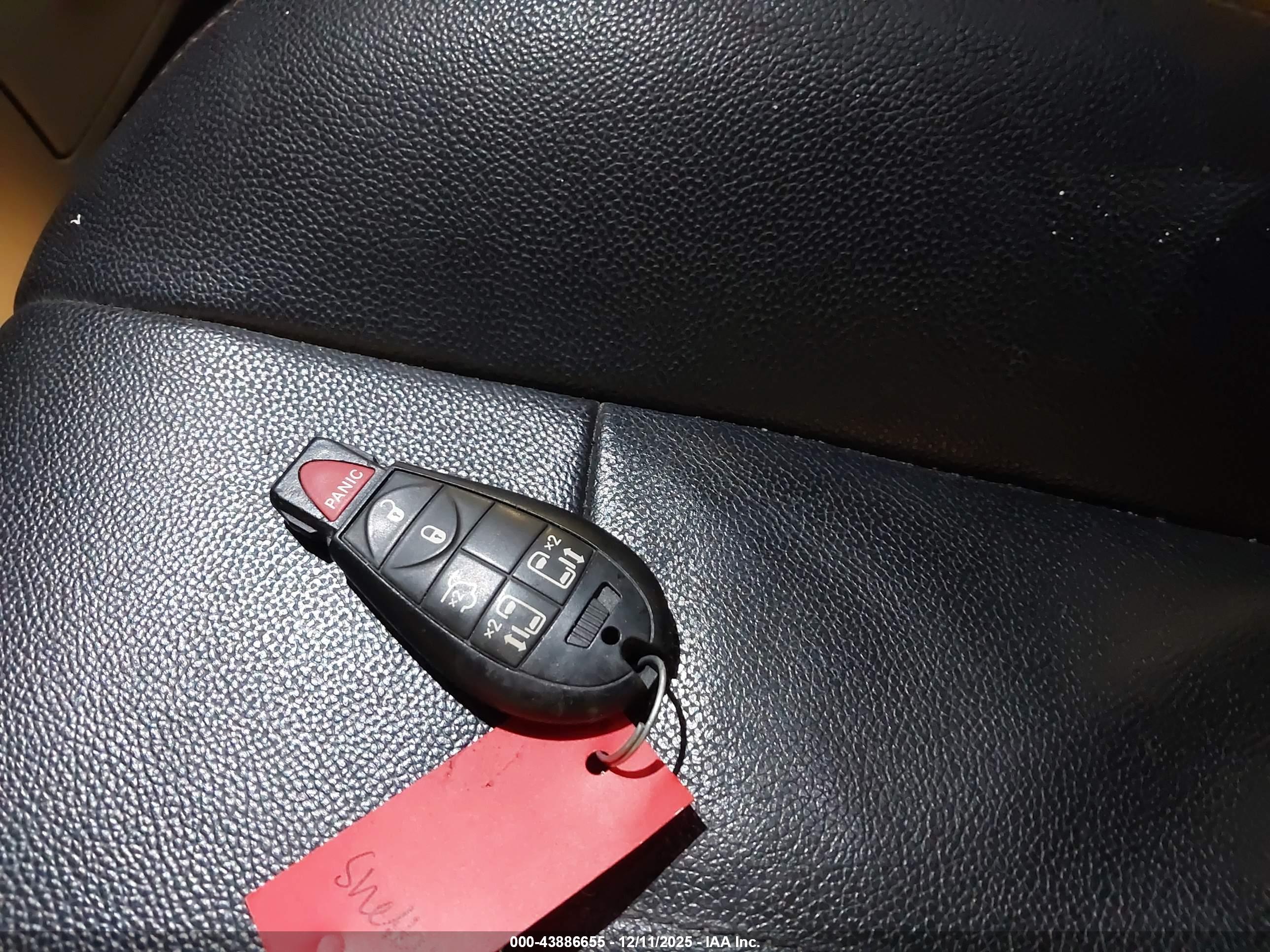 CHRYSLER TOWN image 11
