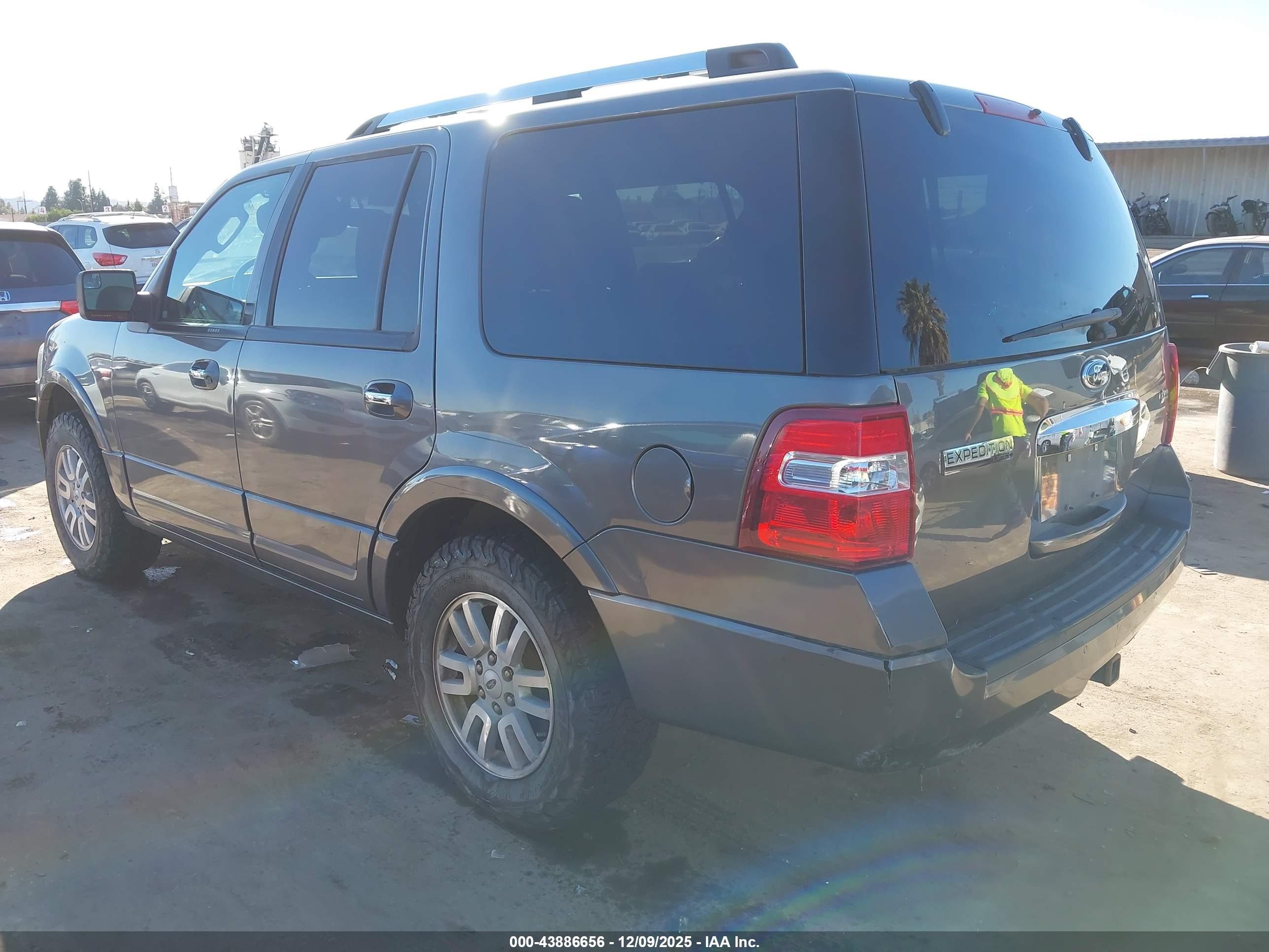 FORD EXPEDITION image 3