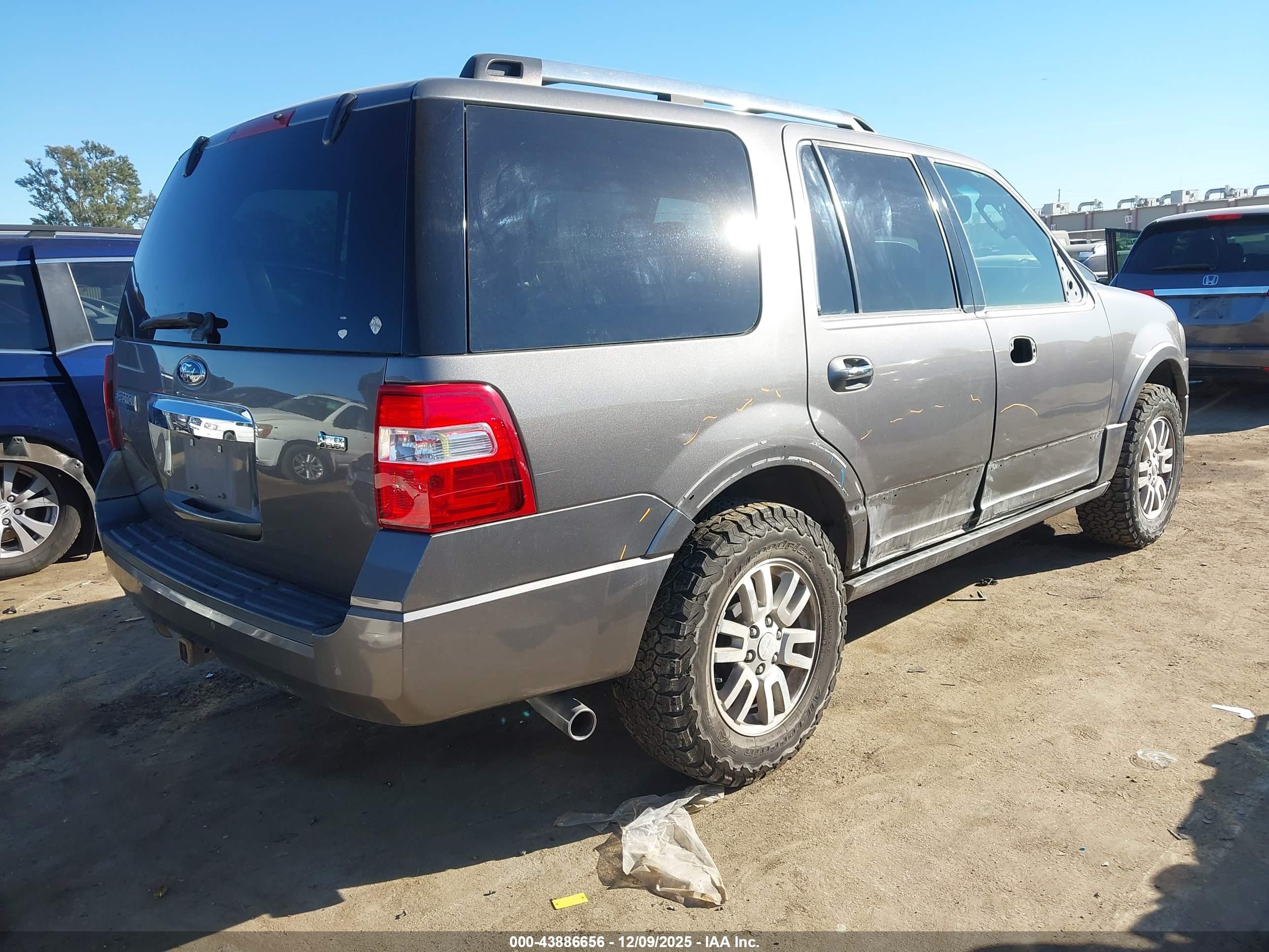 FORD EXPEDITION image 4