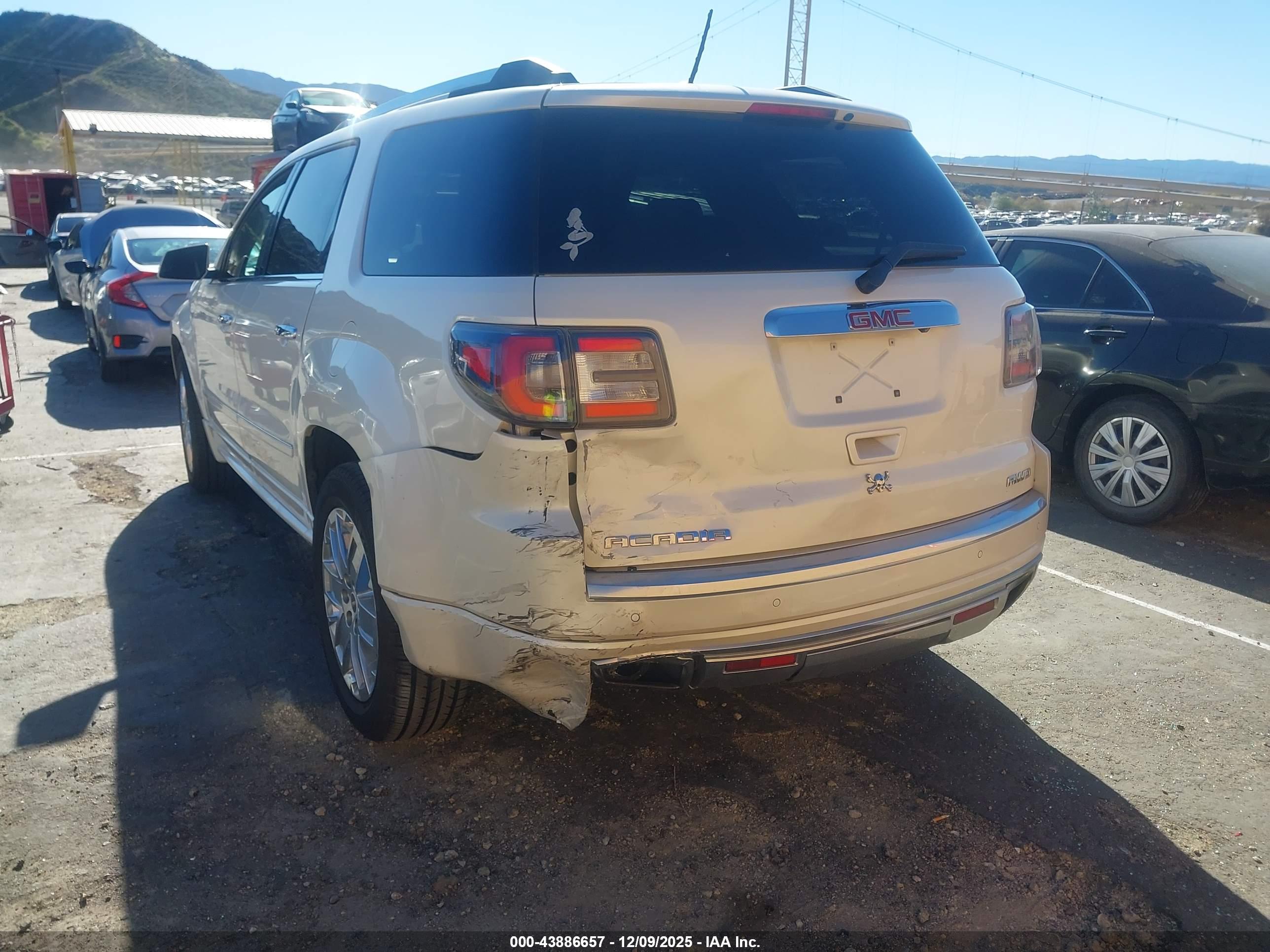 GMC ACADIA image 3