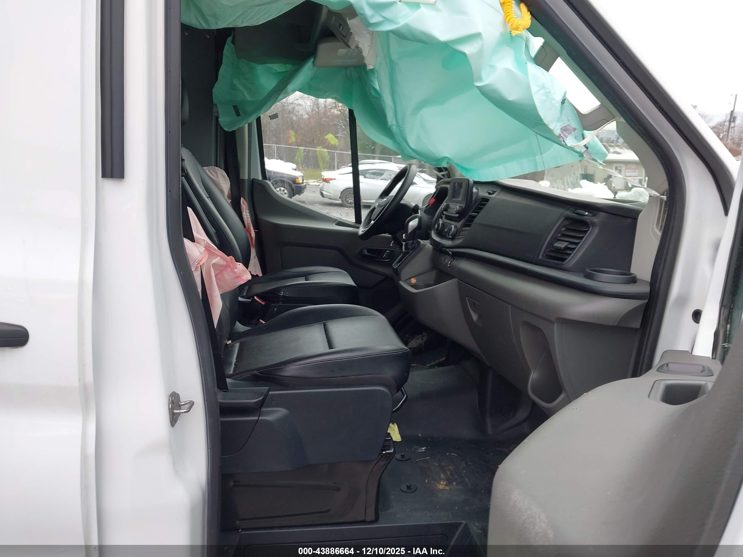 FORD TRANSIT-250 image 5