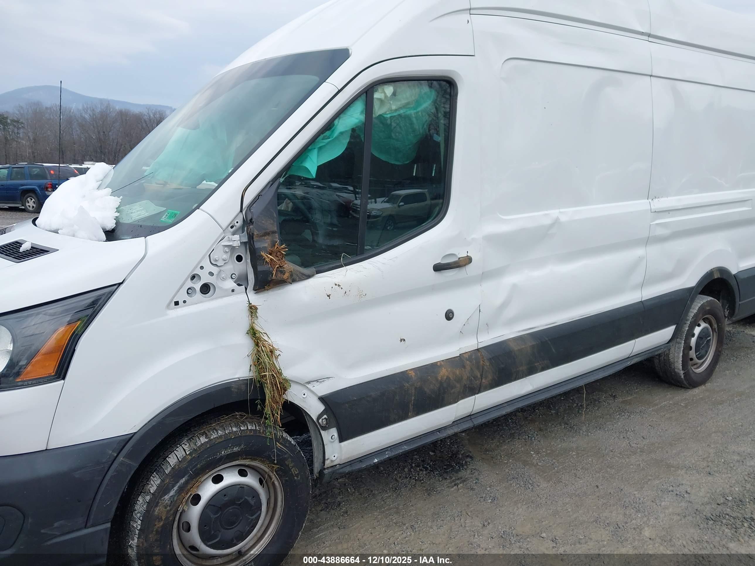 FORD TRANSIT-250 image 6