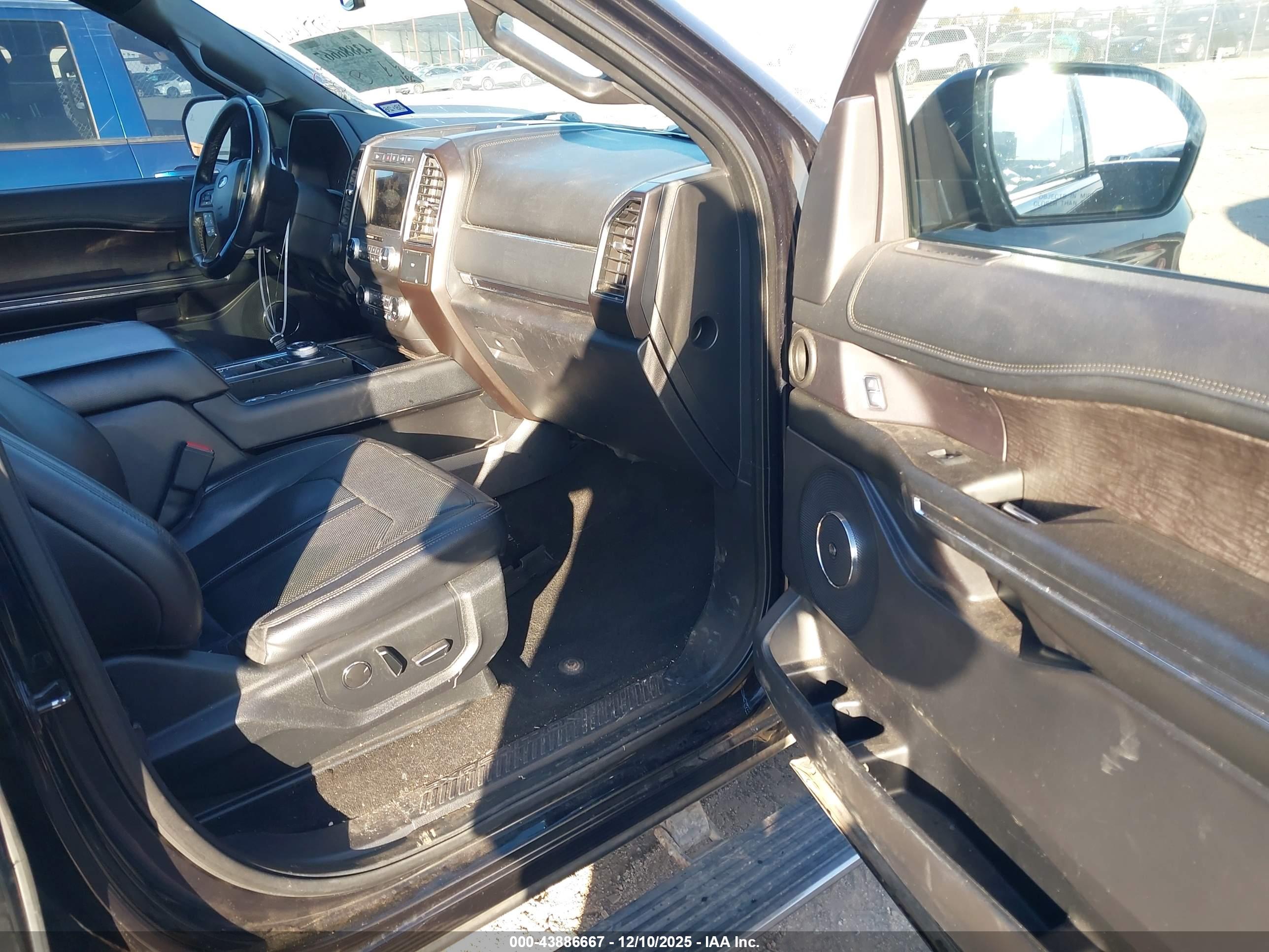 FORD EXPEDITION image 5
