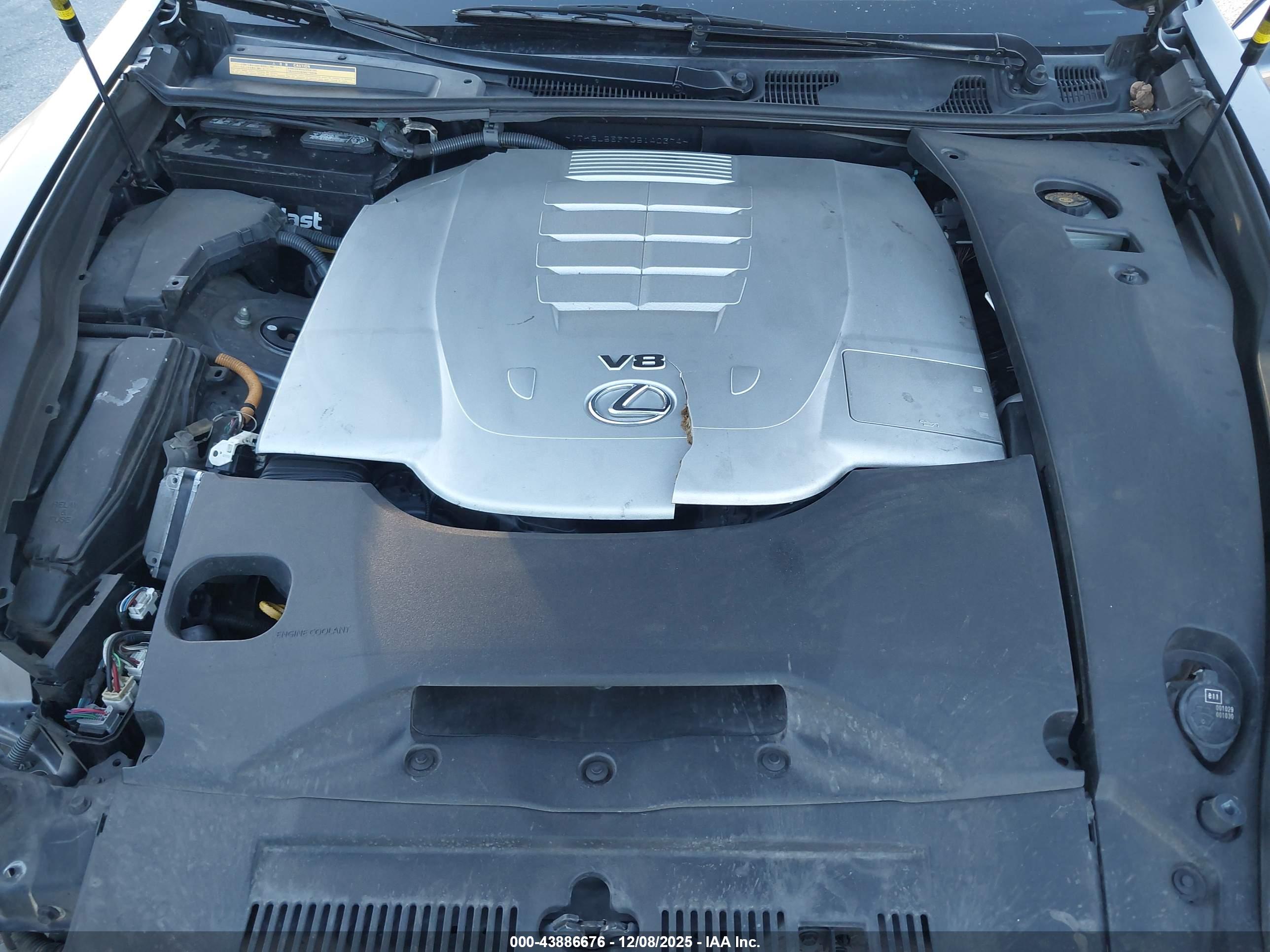 LEXUS LS image 10