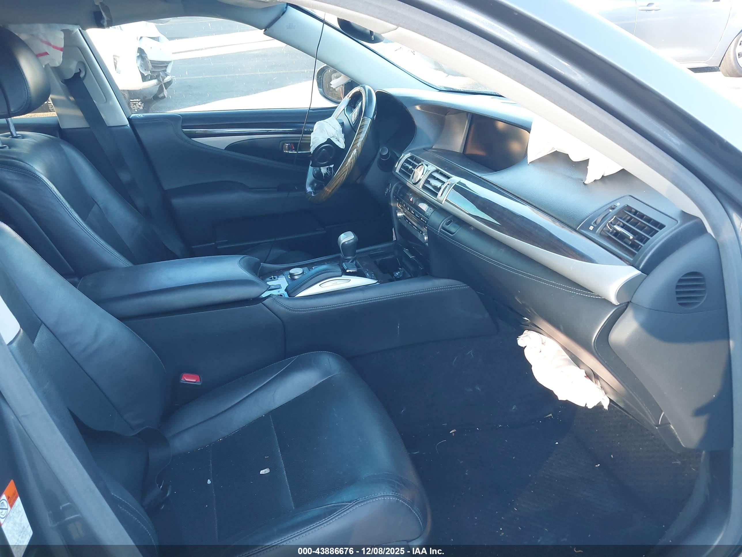 LEXUS LS image 5
