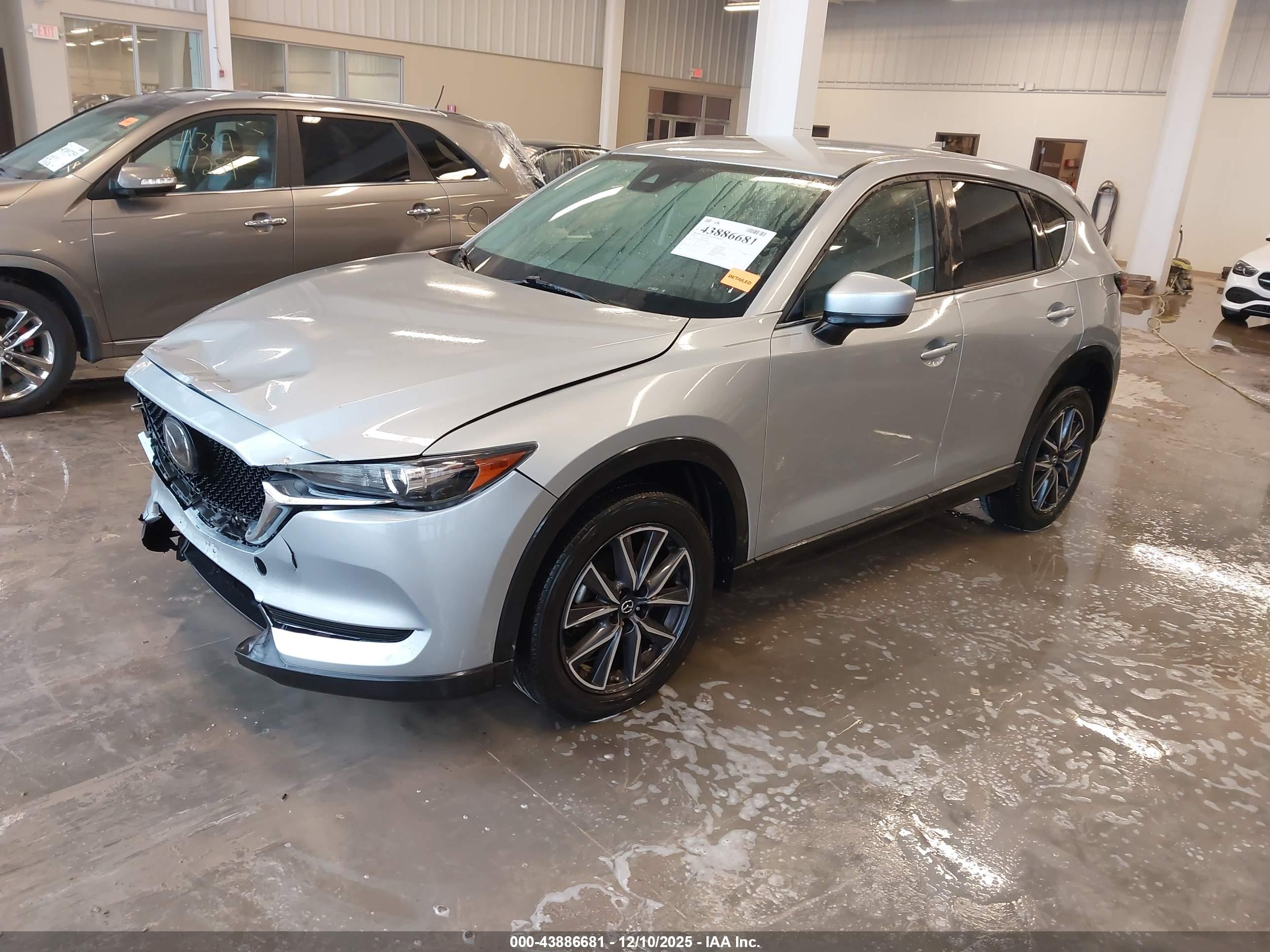 MAZDA CX-5 image 2