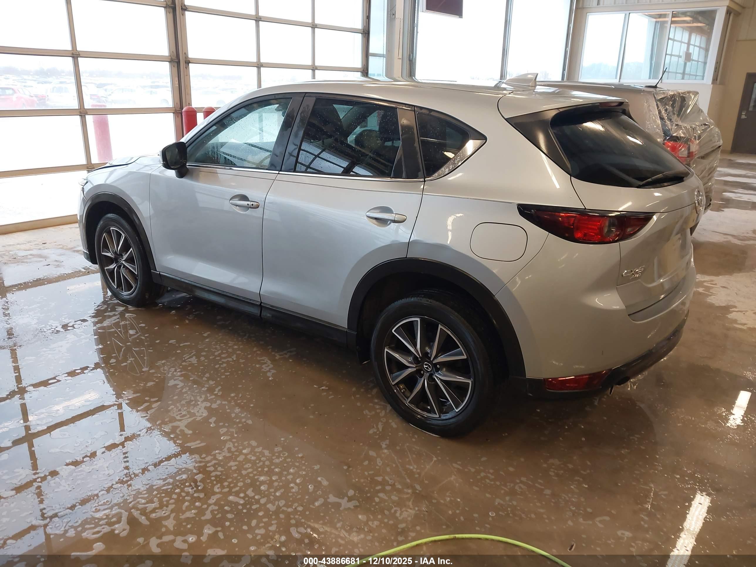 MAZDA CX-5 image 3