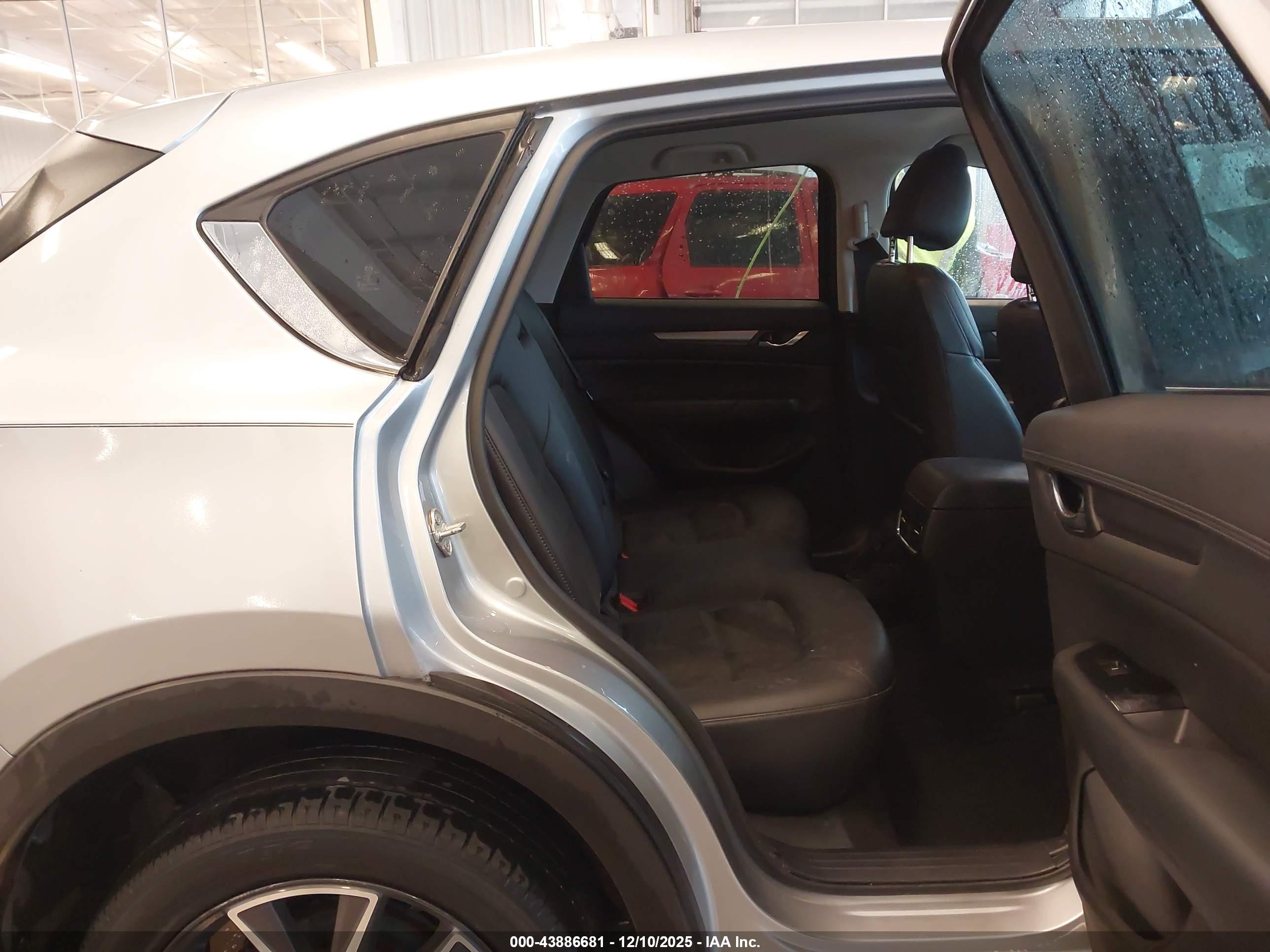 MAZDA CX-5 image 8