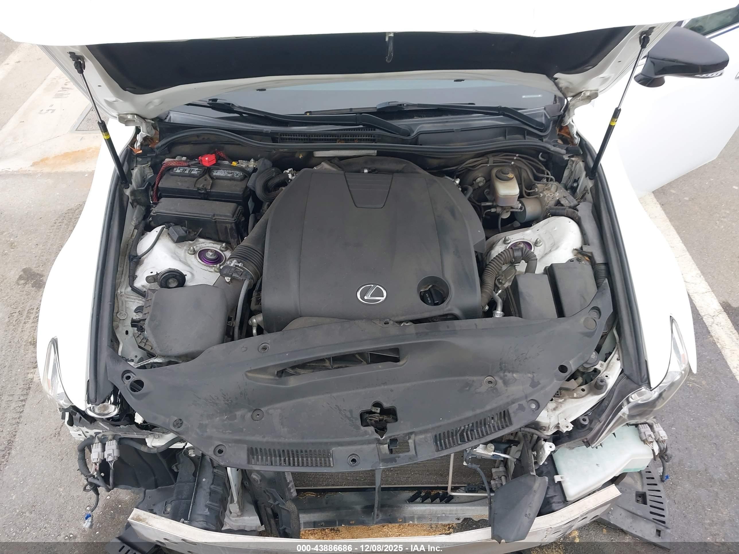 LEXUS IS image 10