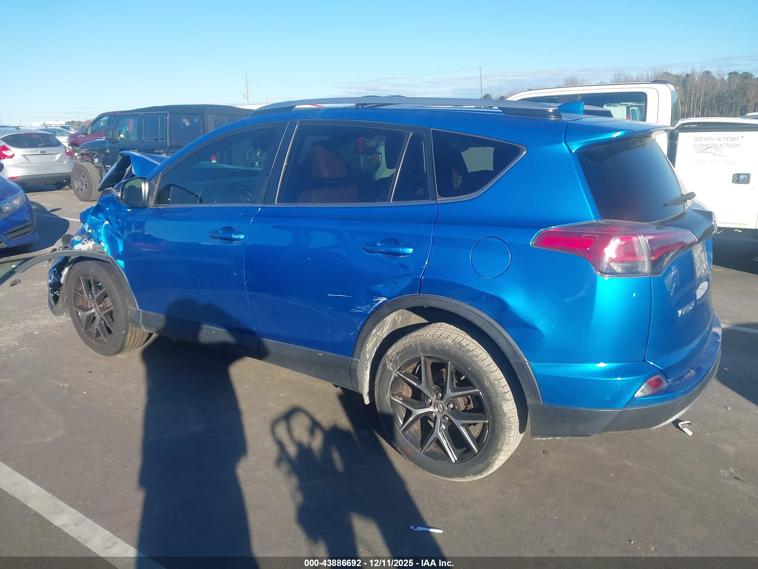 TOYOTA RAV4 image 3
