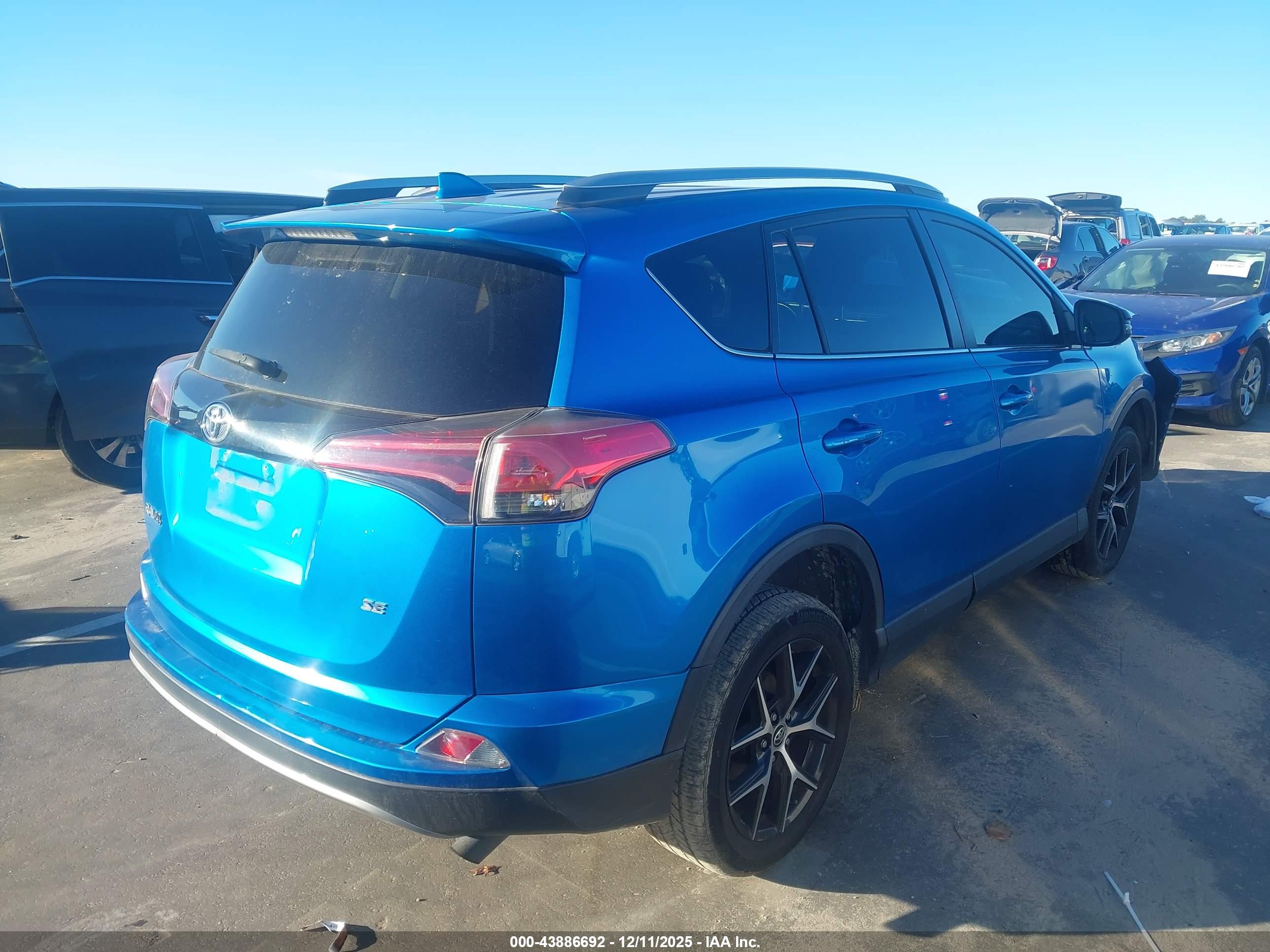 TOYOTA RAV4 image 4