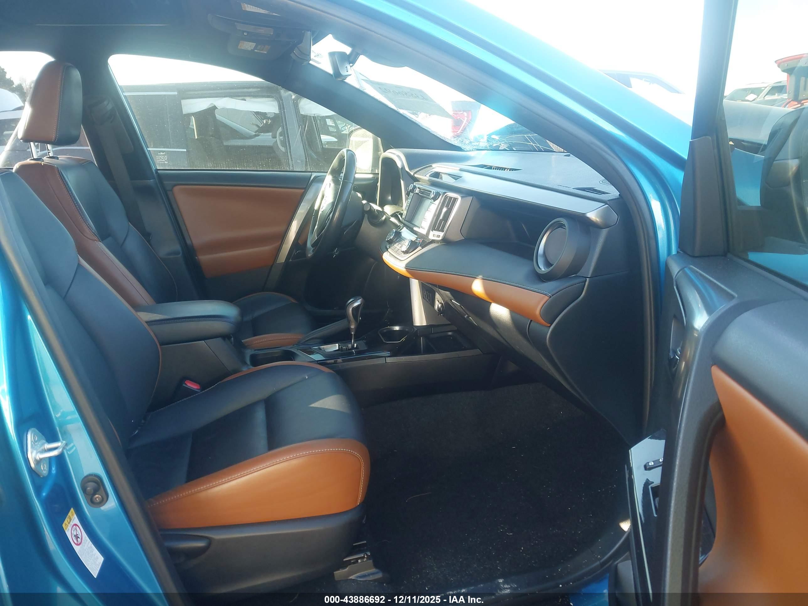 TOYOTA RAV4 image 5