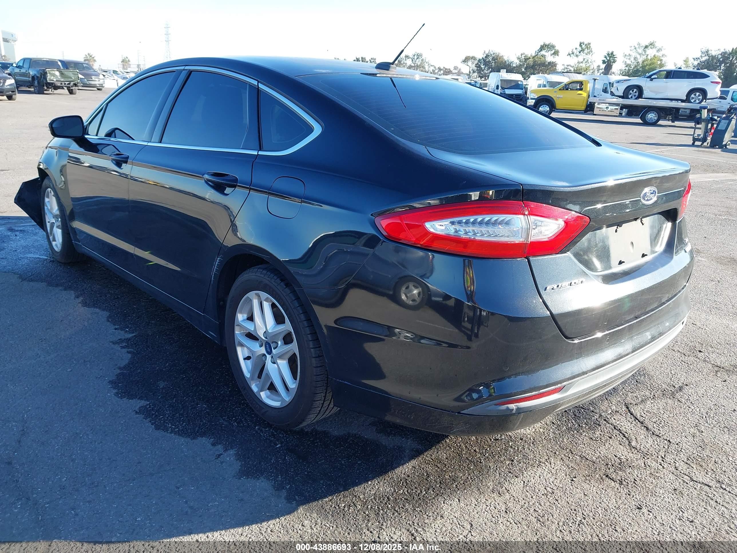FORD FUSION image 3