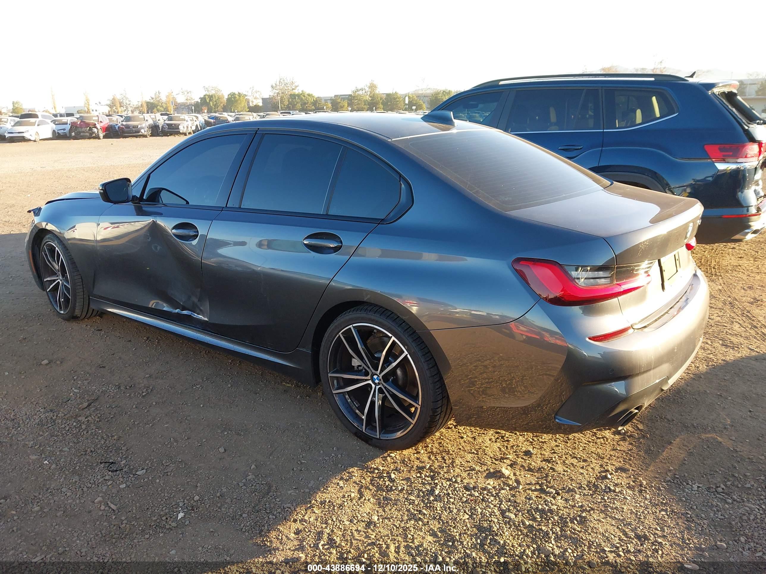 BMW 330I image 3