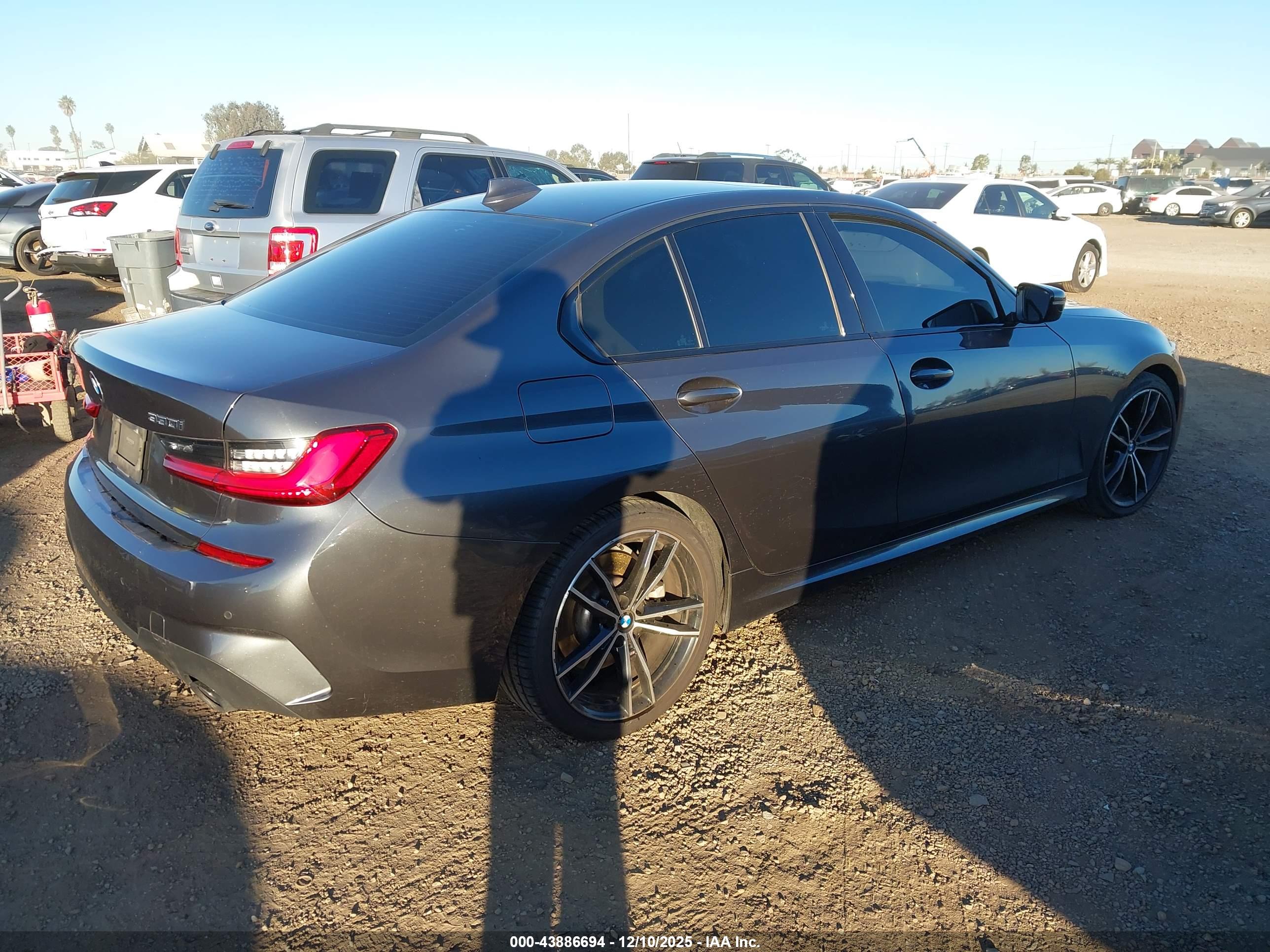 BMW 330I image 4