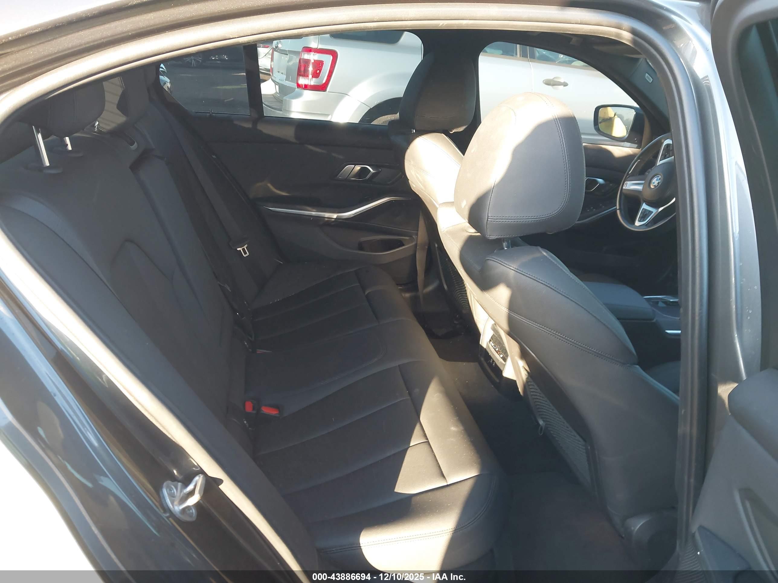 BMW 330I image 8
