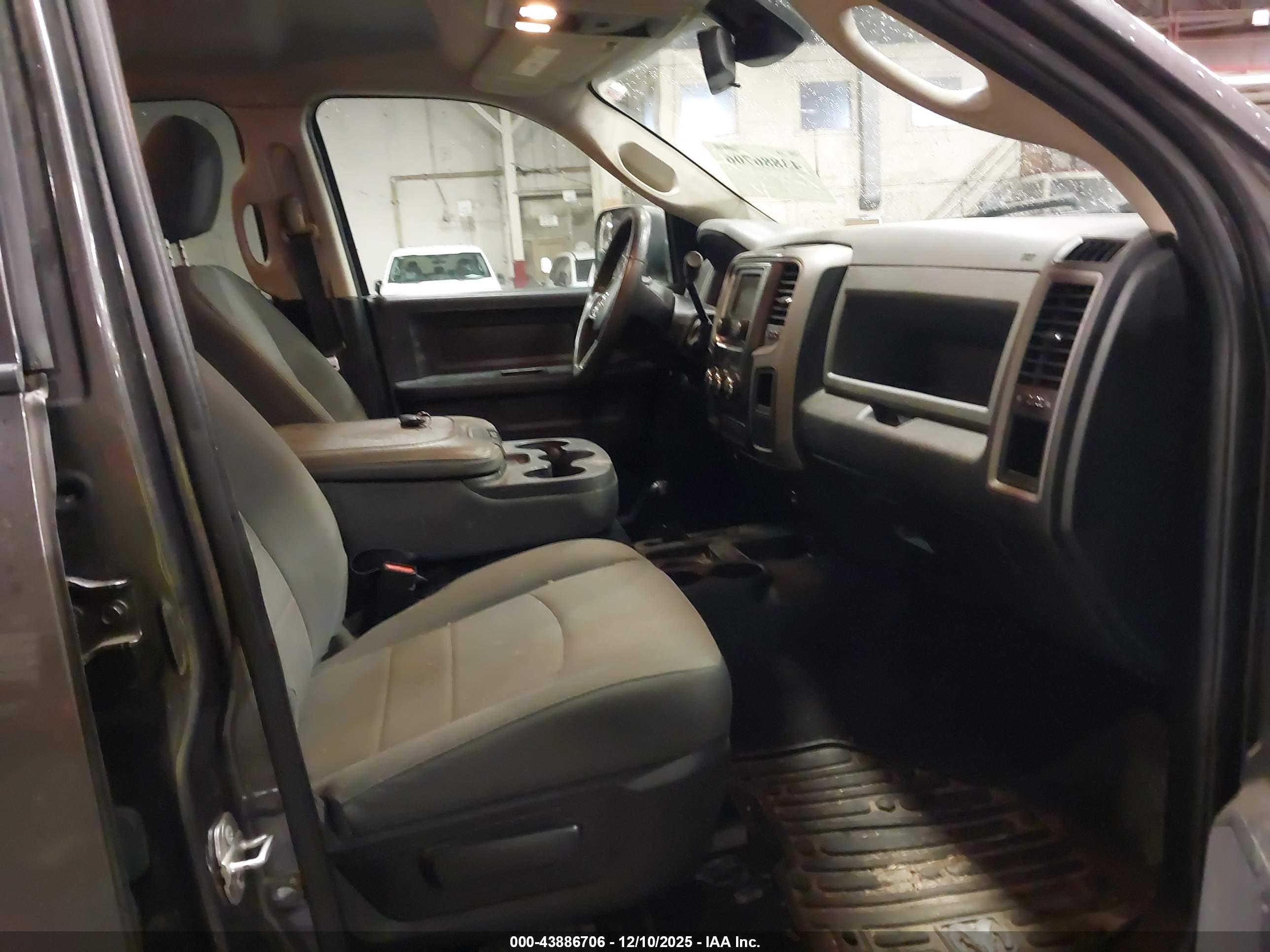 RAM 2500 image 5