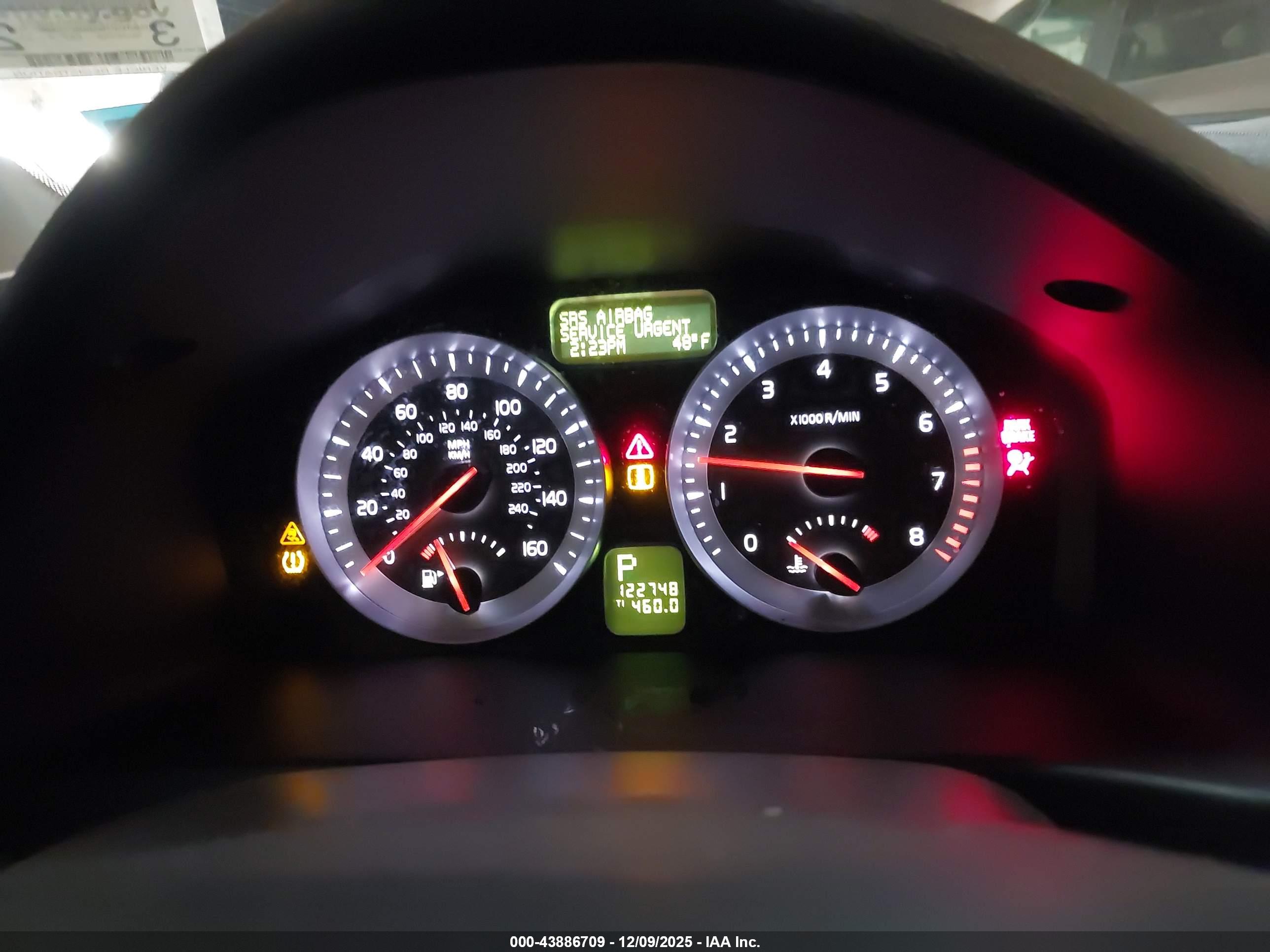 VOLVO C70 image 7