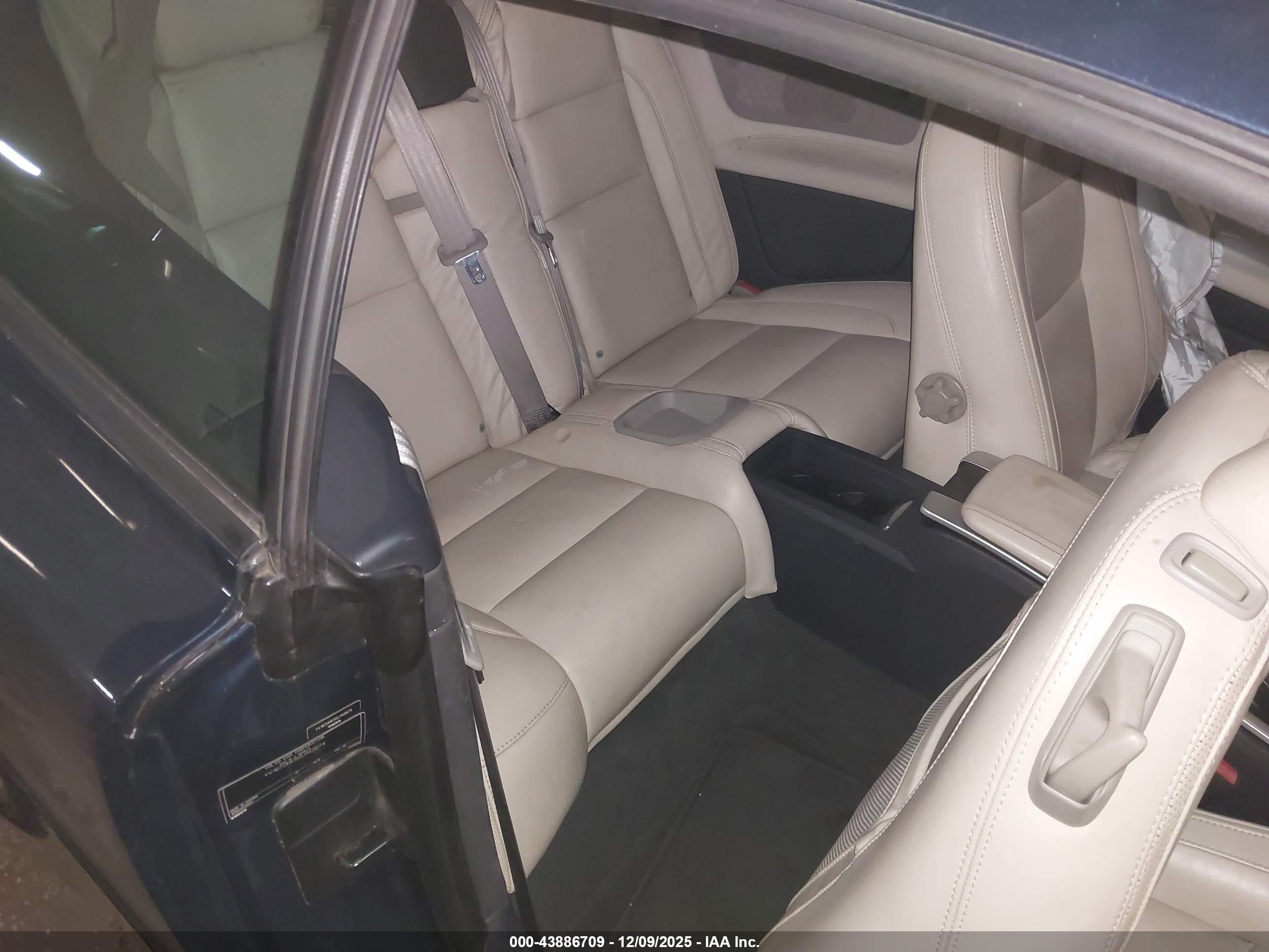 VOLVO C70 image 8