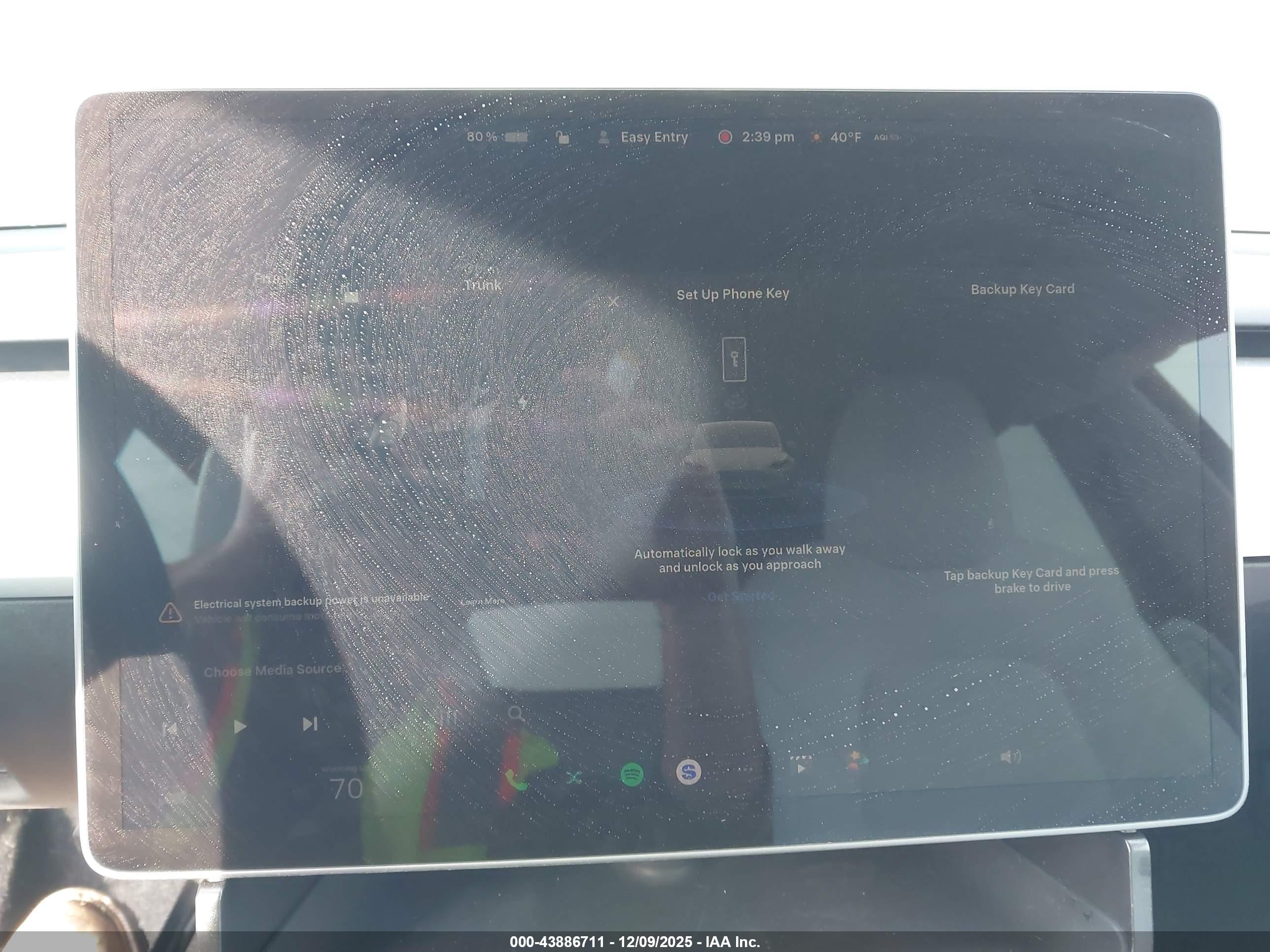 TESLA MODEL image 7