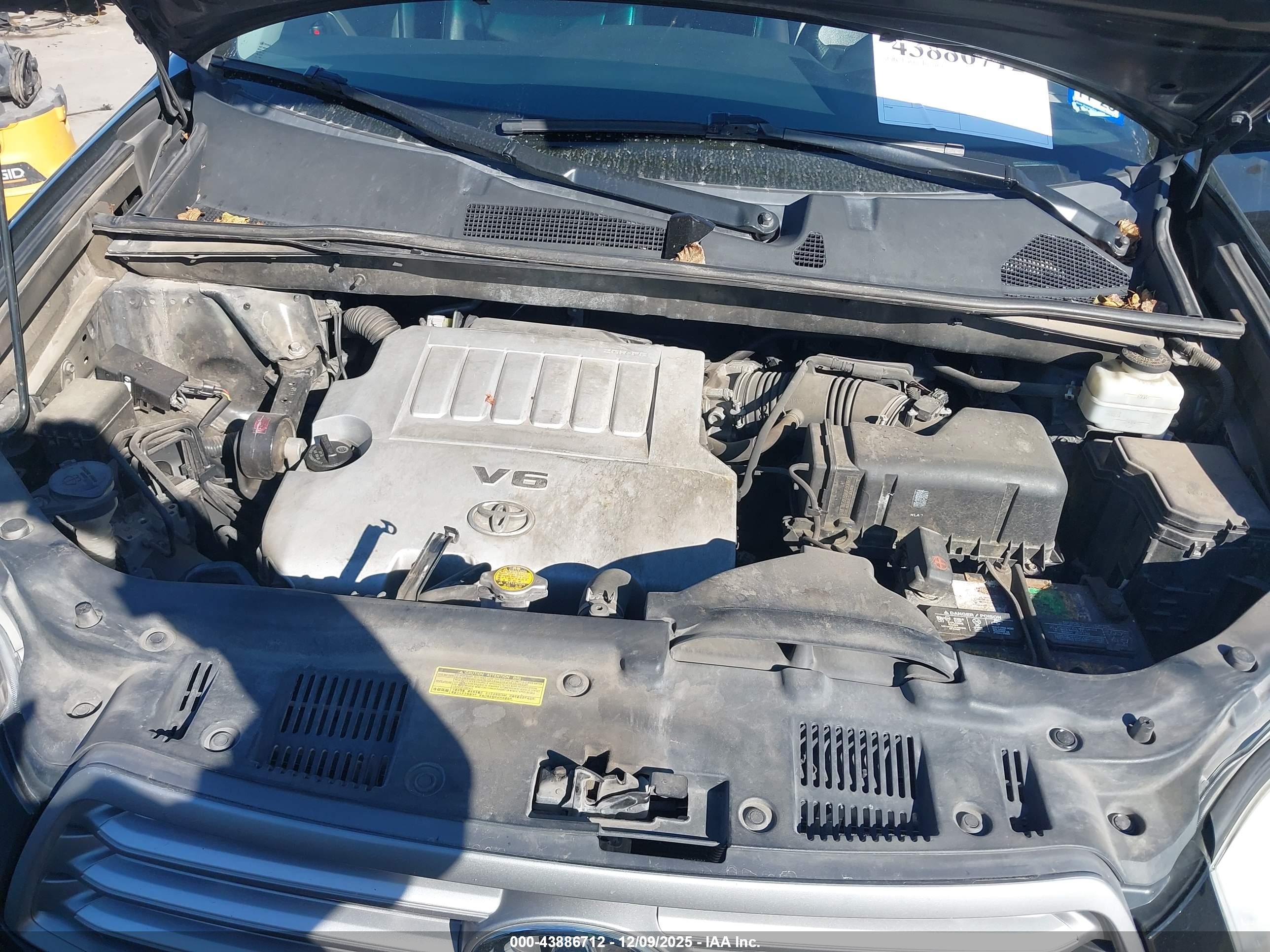 TOYOTA HIGHLANDER image 10