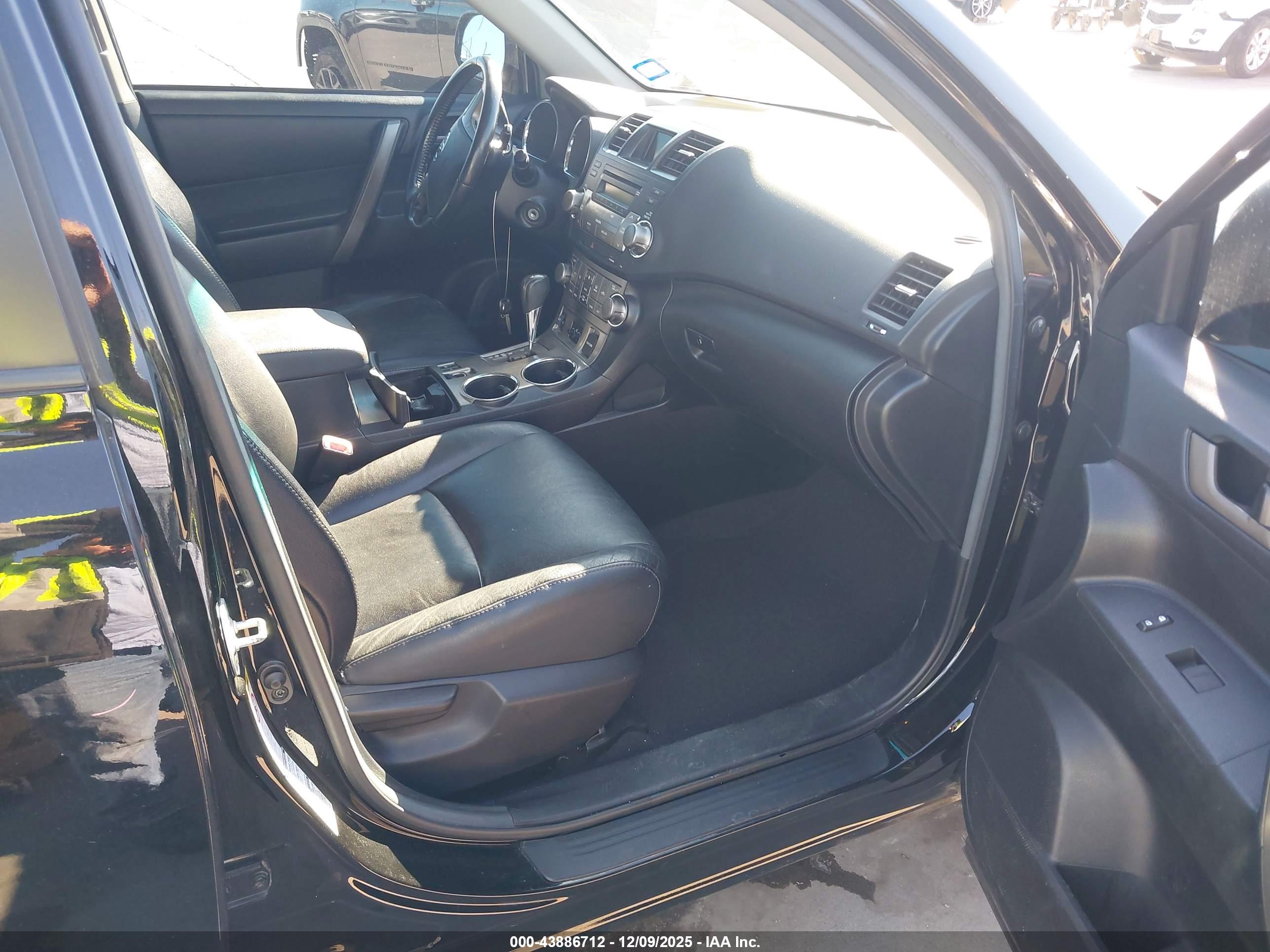 TOYOTA HIGHLANDER image 5