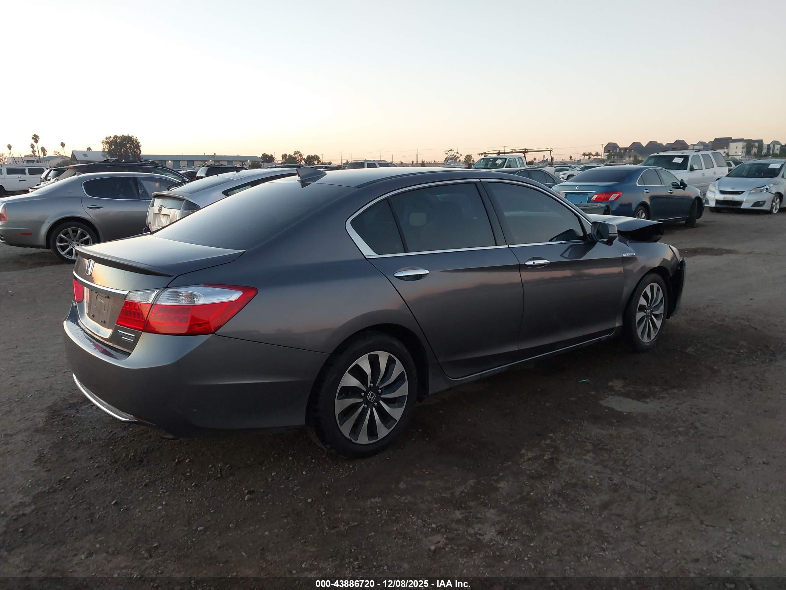 HONDA ACCORD image 4