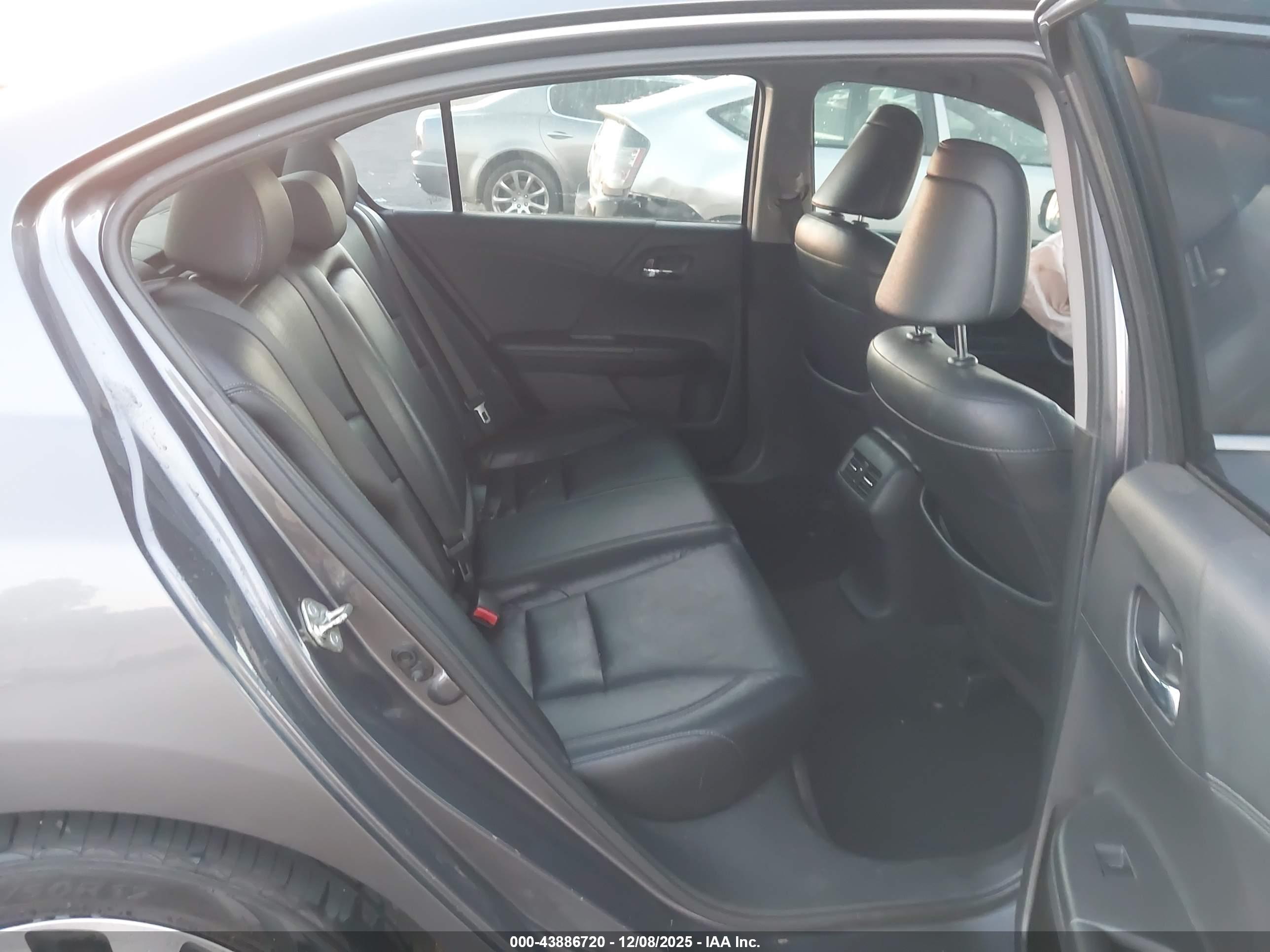 HONDA ACCORD image 8