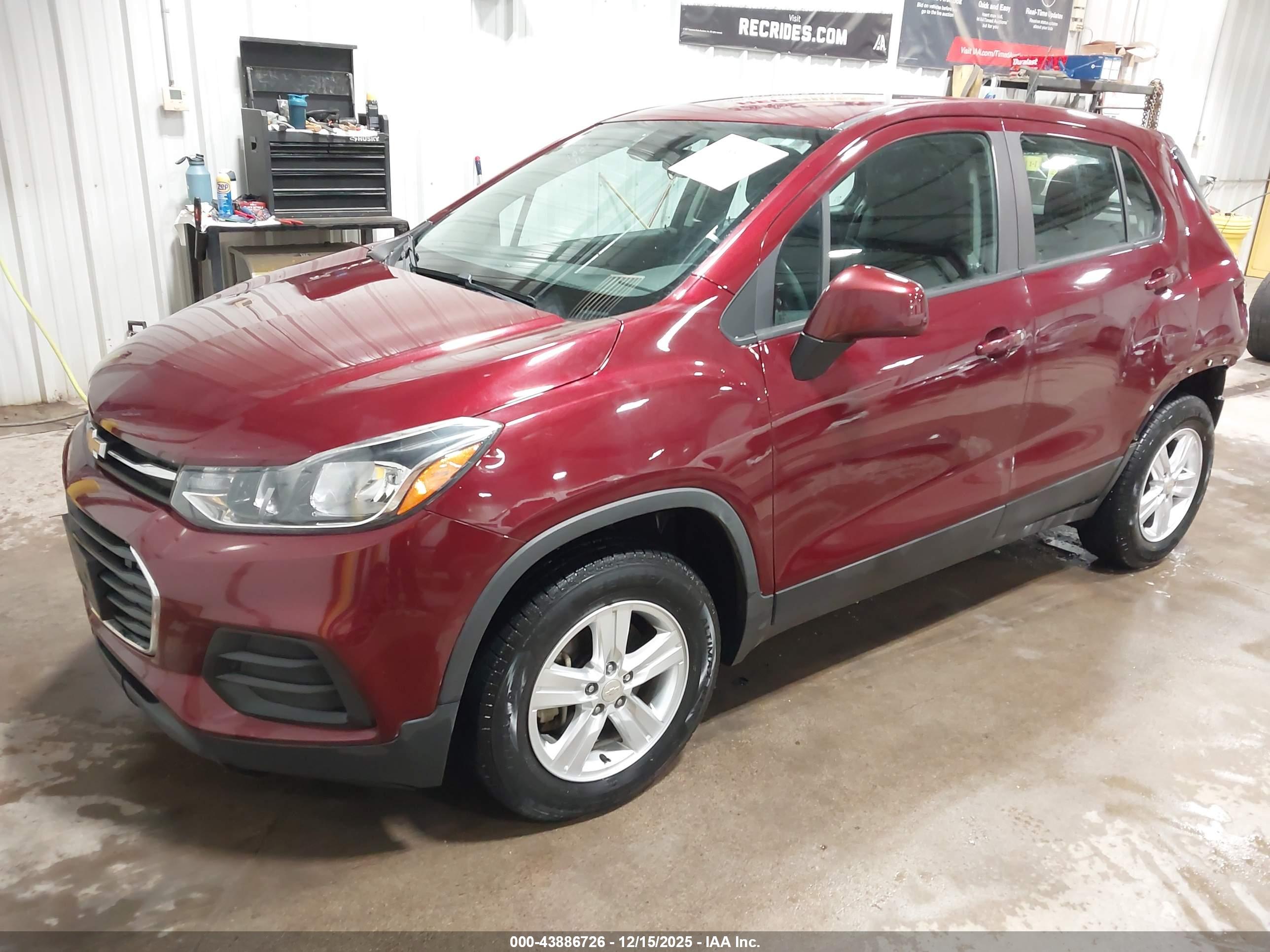 CHEVROLET TRAX image 2
